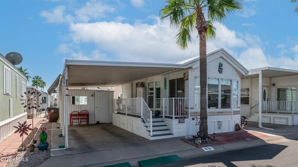 Photo of 401 Hawks Eye Drive #401, Apache Junction, AZ 85119 (MLS # 6996444)