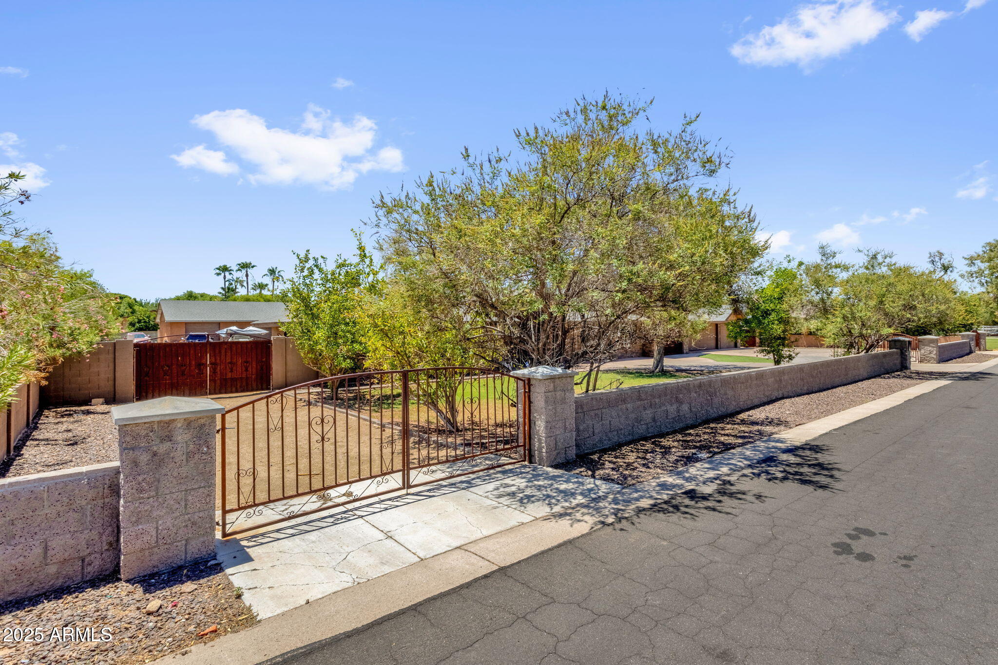 2043 E Quartz Street