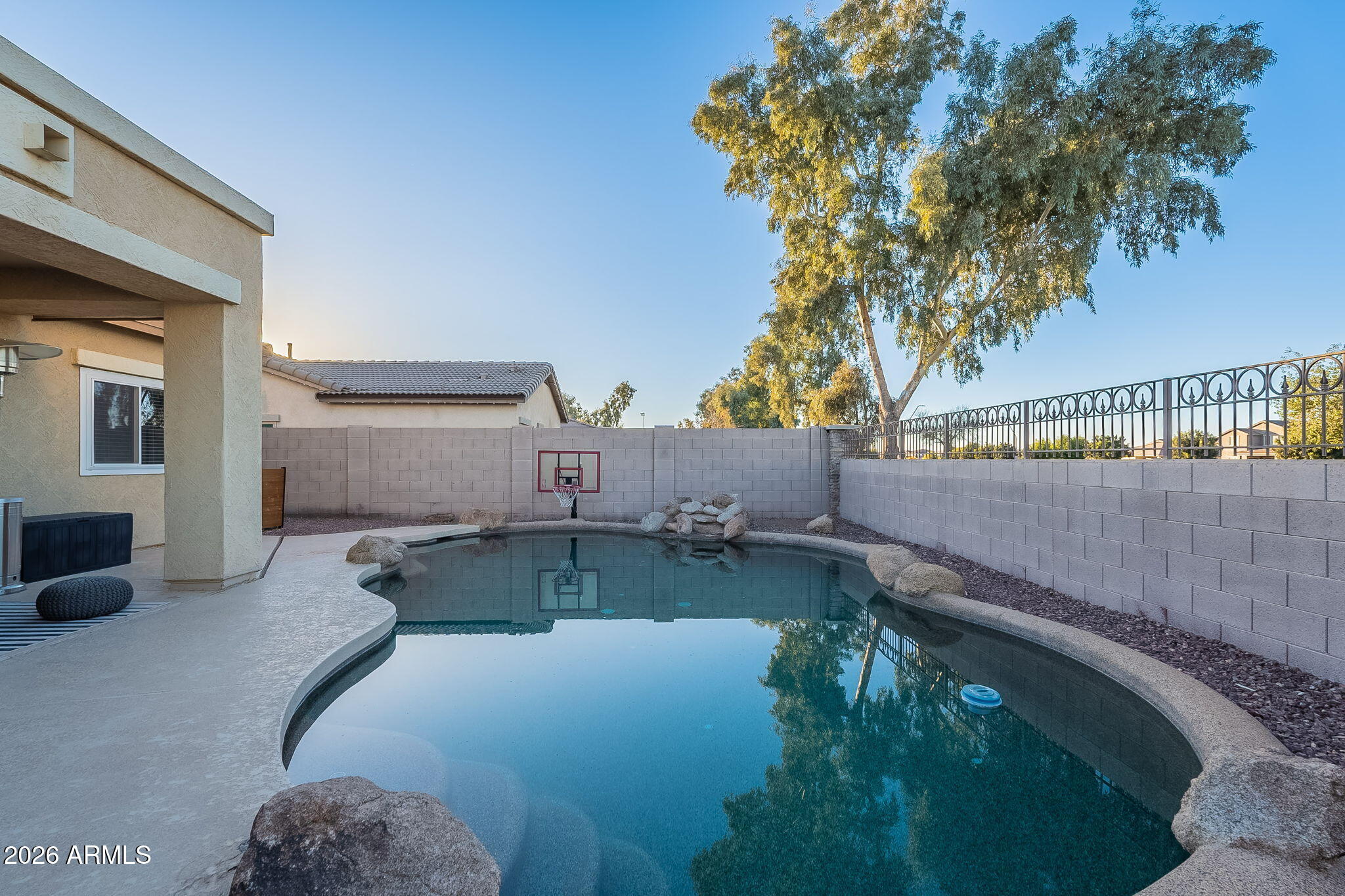 QUEENLAND MANOR PHASE 2 - Residential