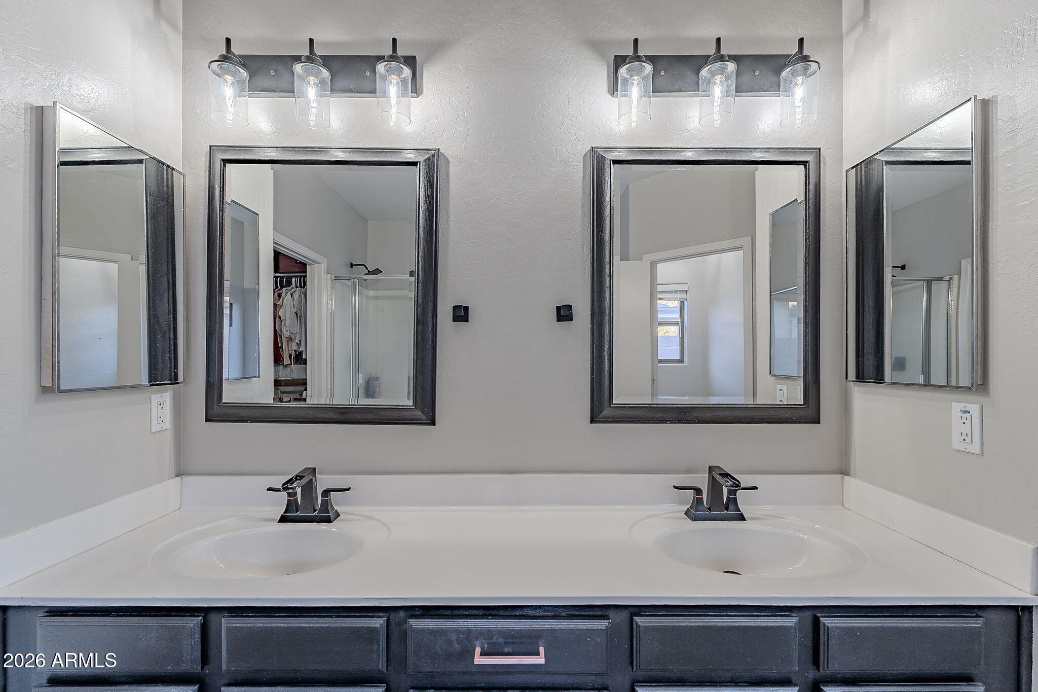 QUEENLAND MANOR PHASE 2 - Residential