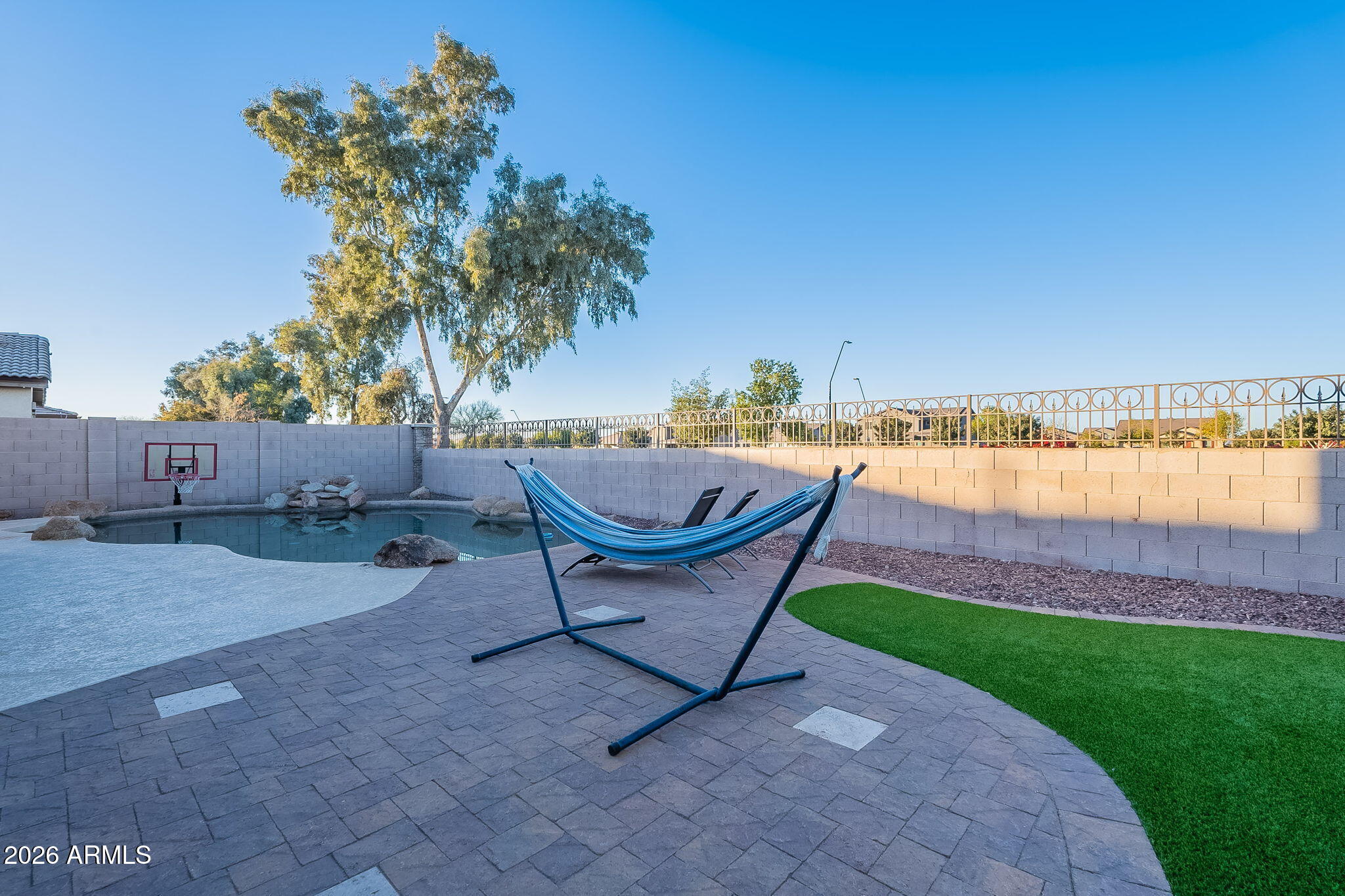 QUEENLAND MANOR PHASE 2 - Residential