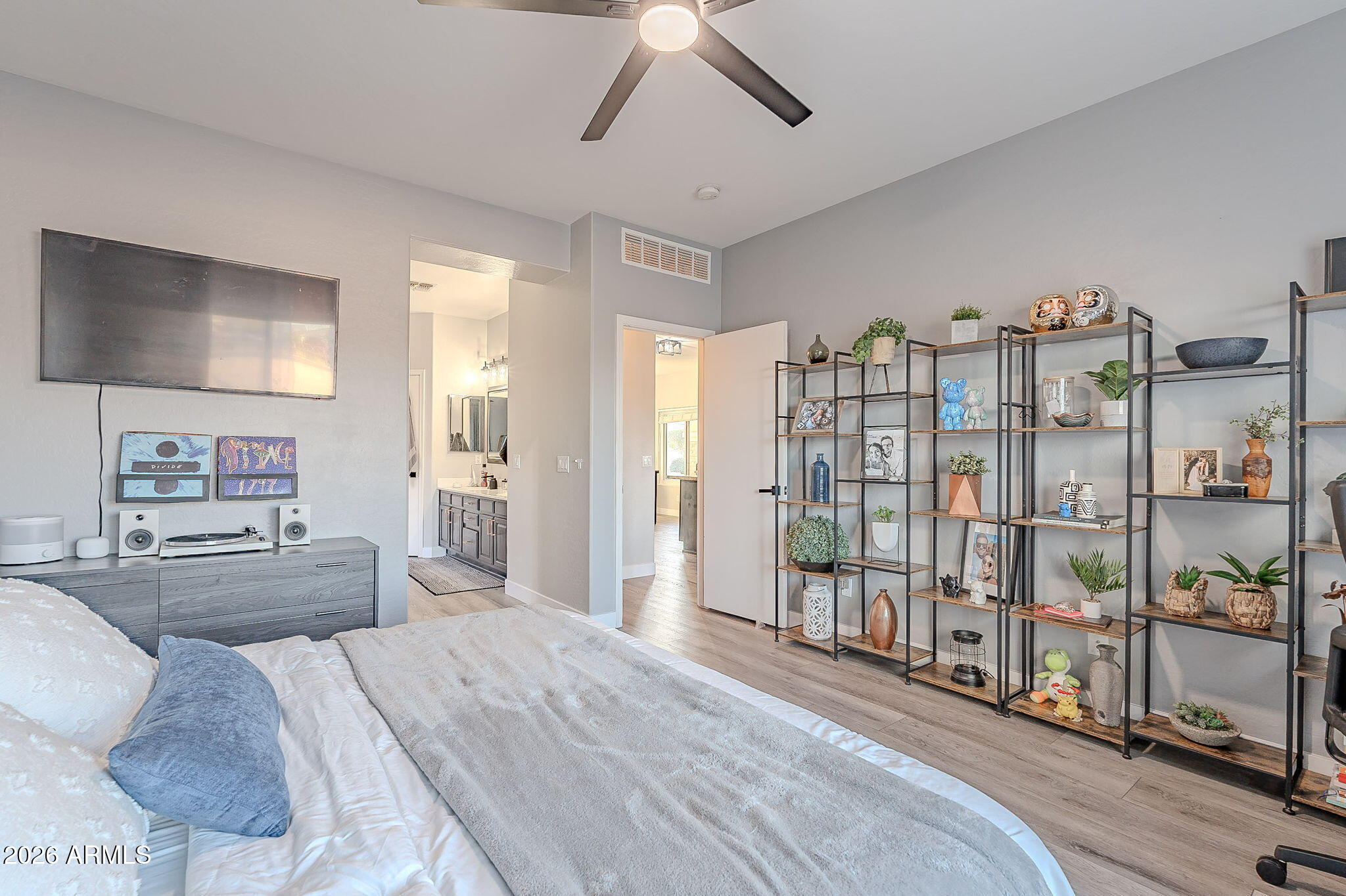 QUEENLAND MANOR PHASE 2 - Residential