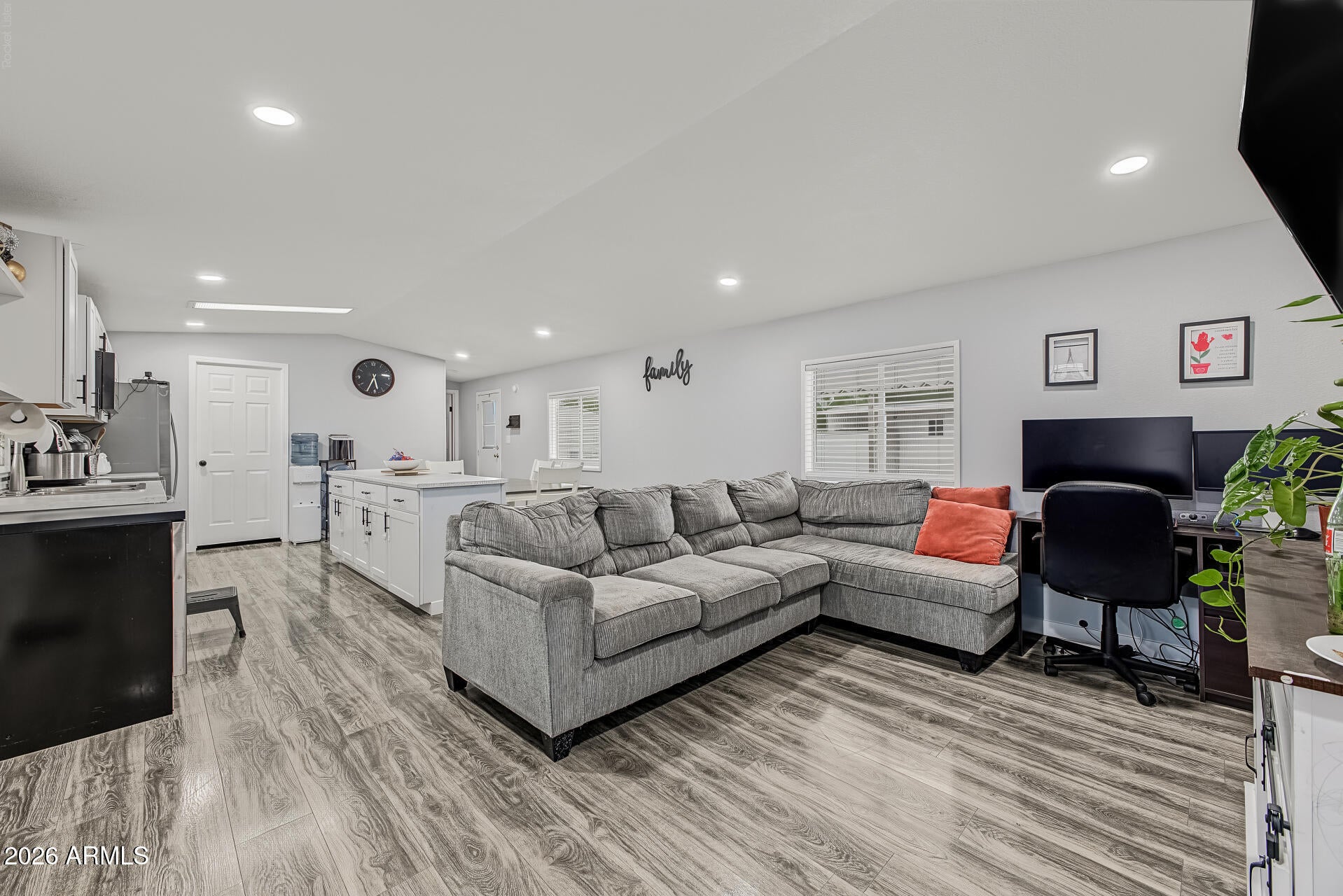156 N HAWES Road 40