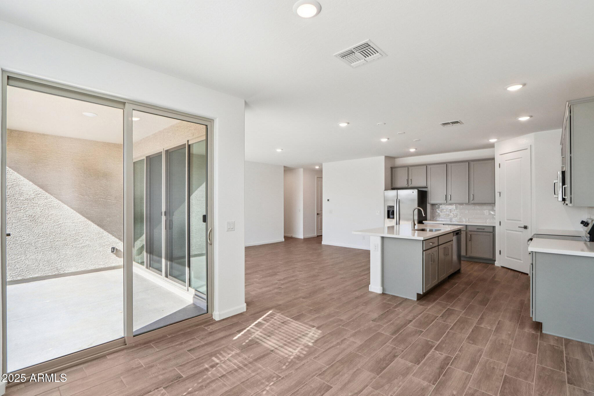 15735 W CAMDEN Avenue