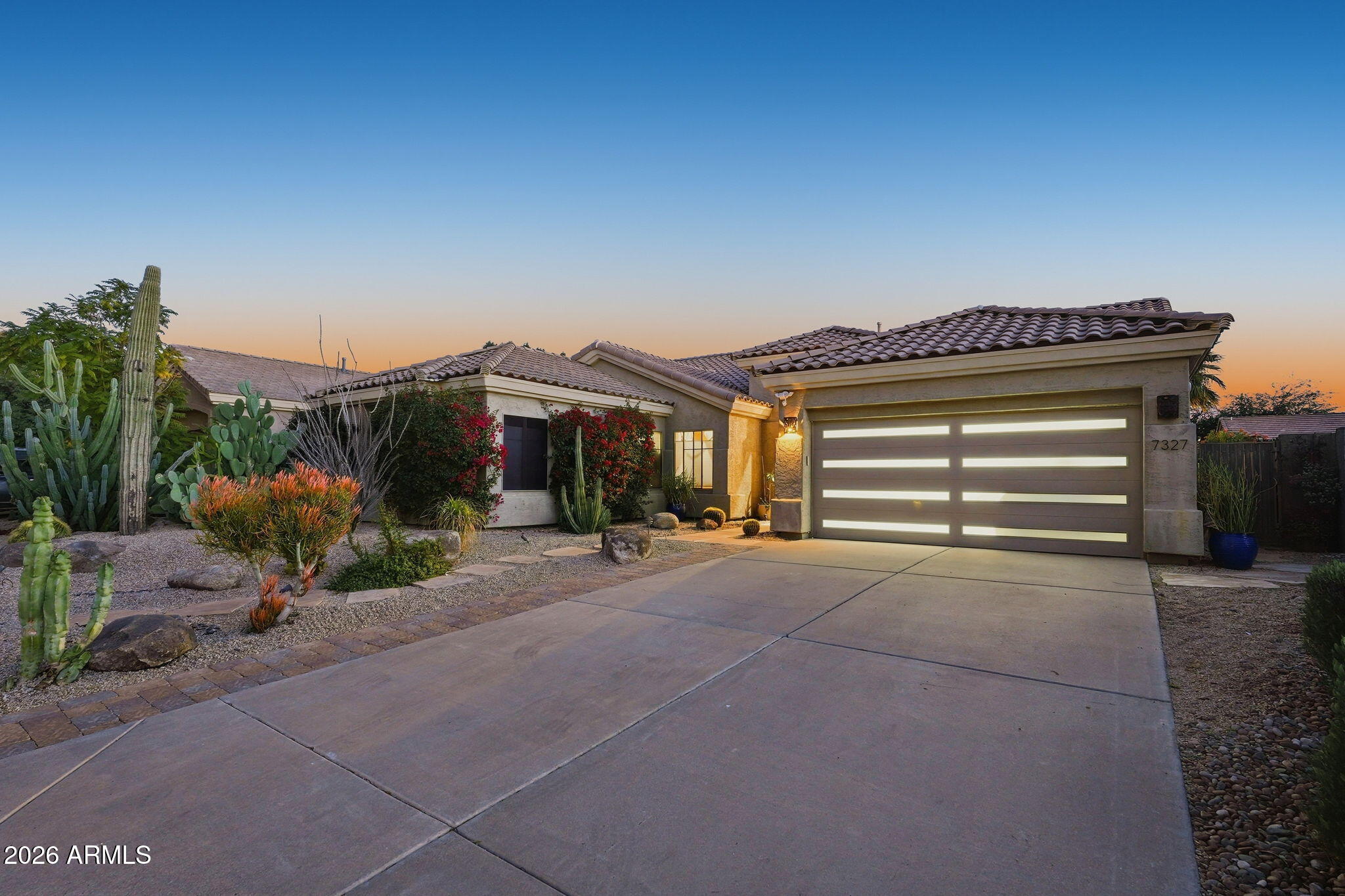 7327 E RUSTLING Pass