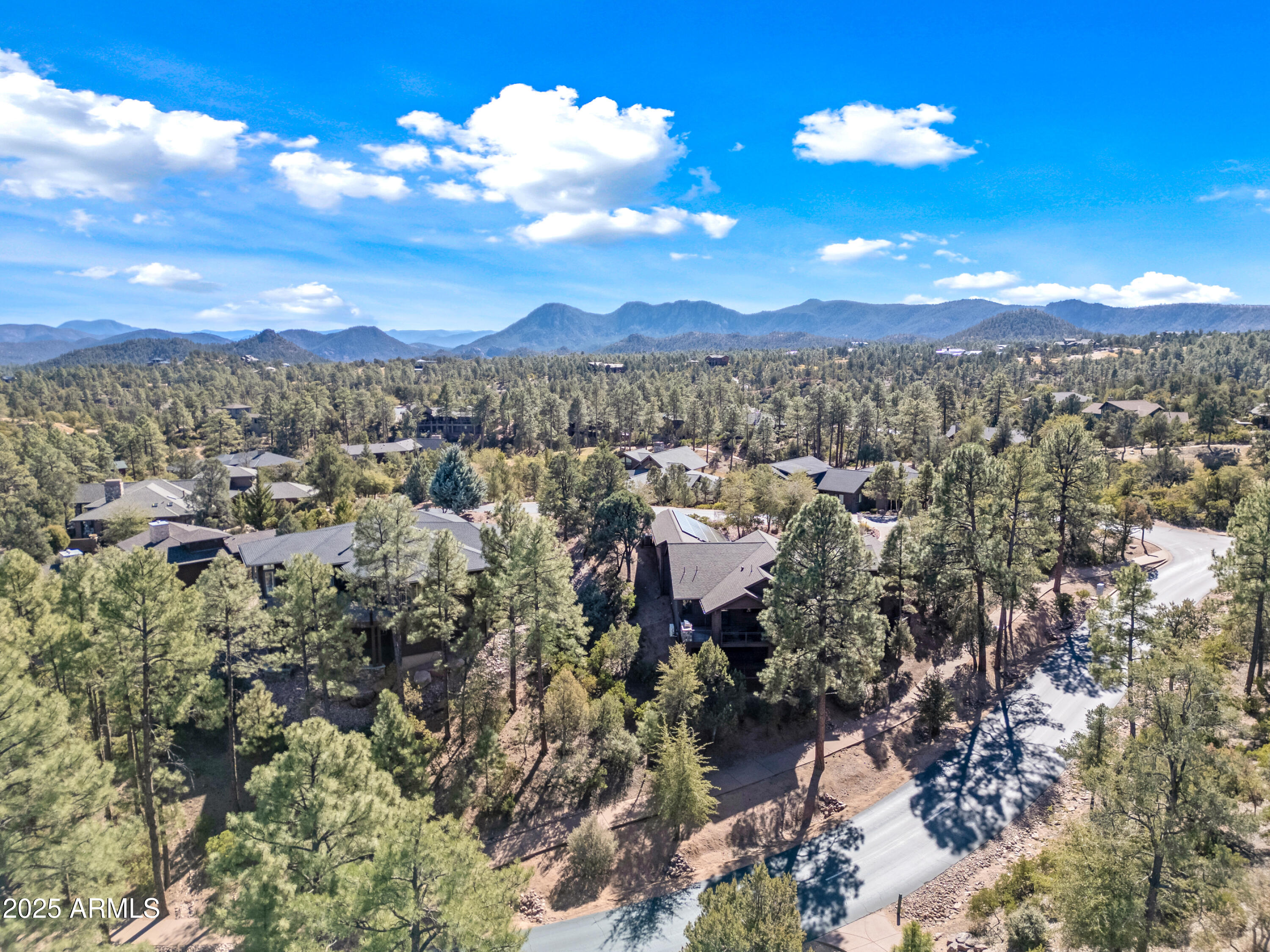 2215 E GRAPEVINE Drive