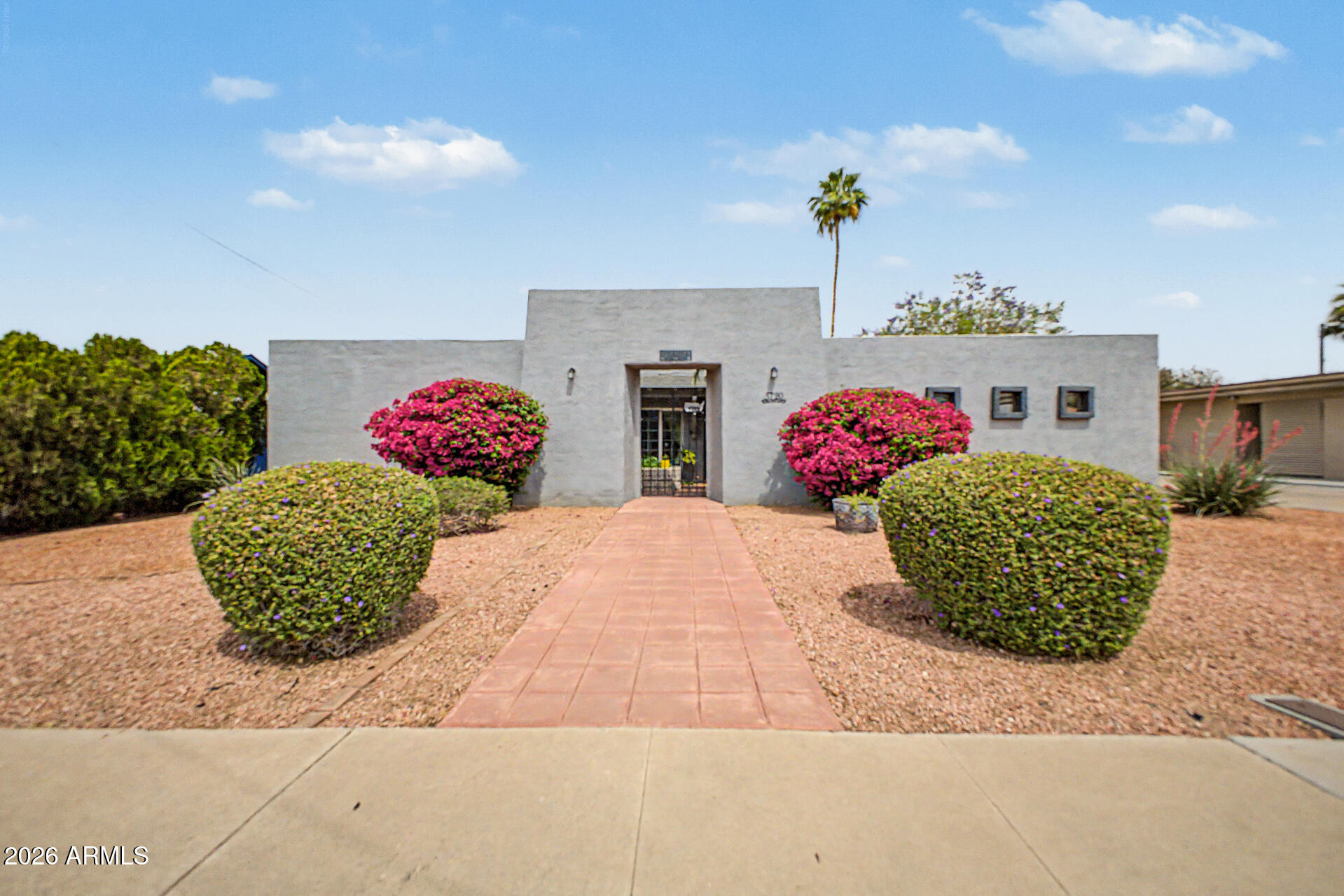 5720 W FRIER Drive W