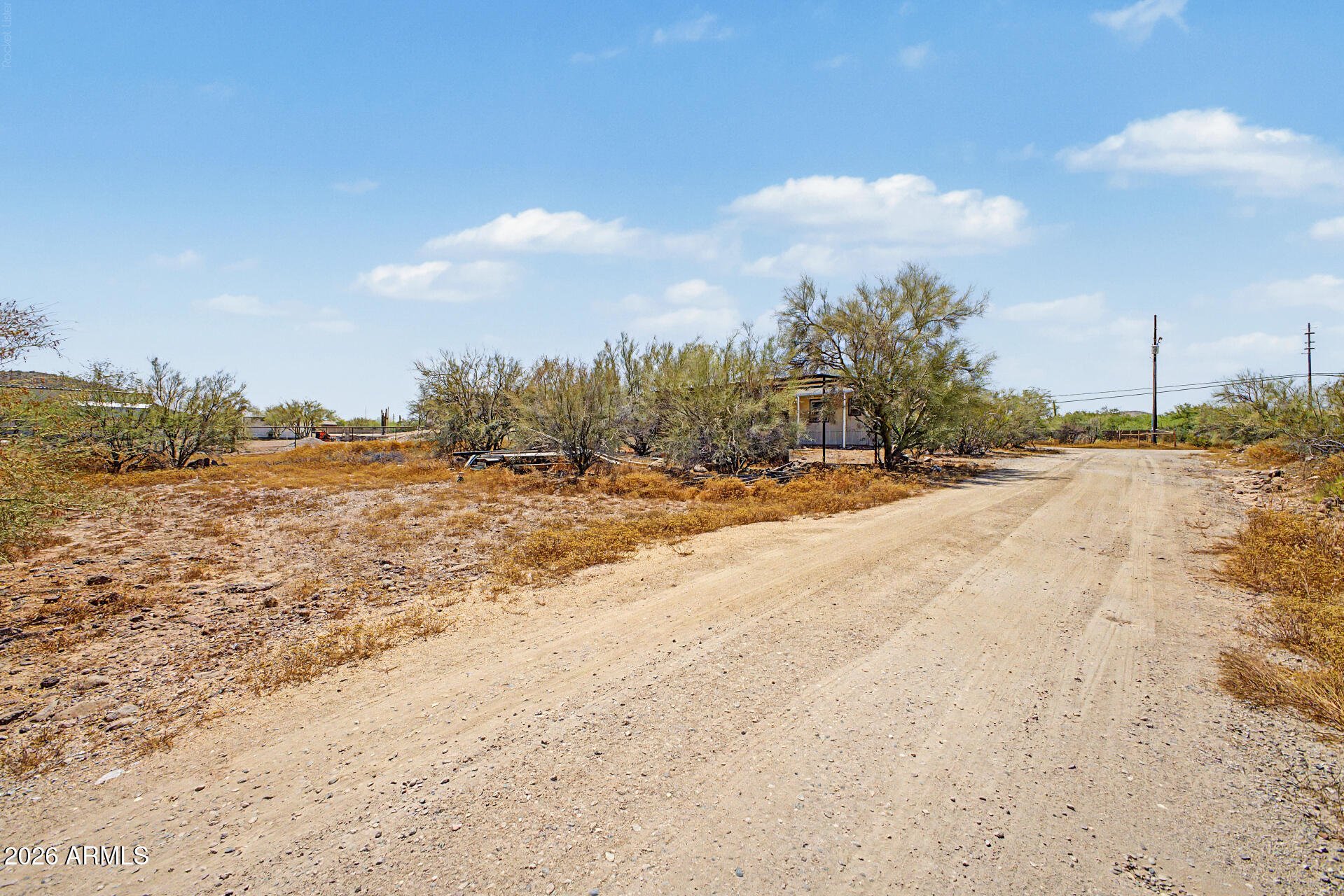 1628 E CIRCLE MOUNTAIN Road