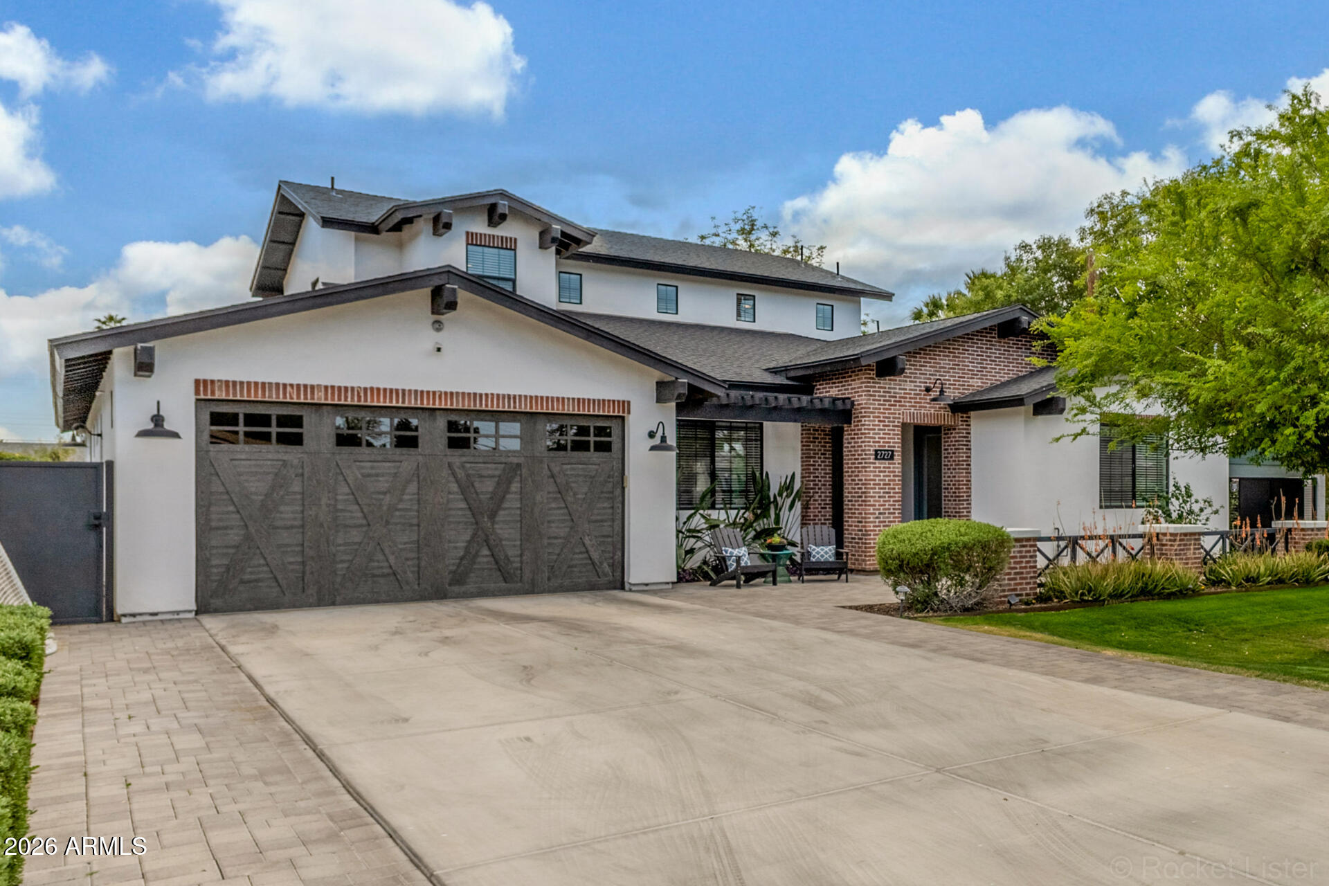 2727 E TURNEY Avenue