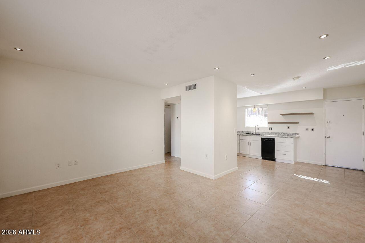 3326 W TANGERINE Lane W