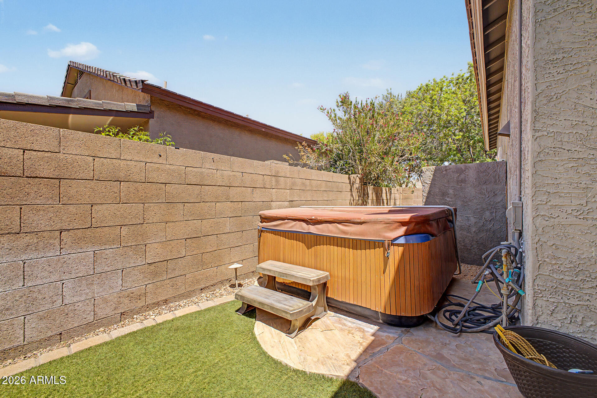 HIGLEY GROVES - Residential
