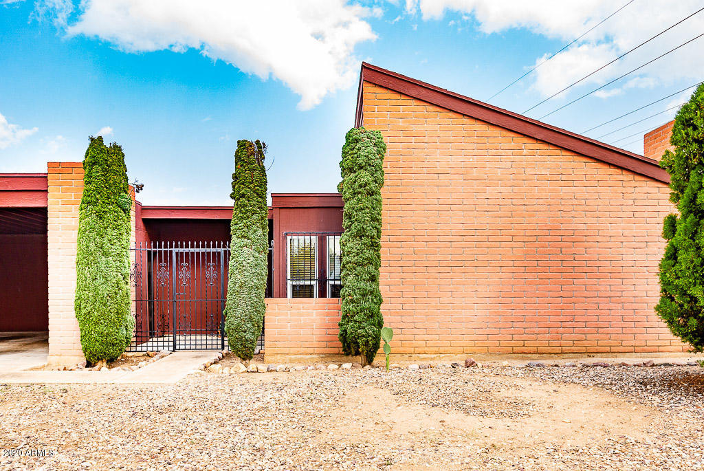 THE MEADOWS - Residential