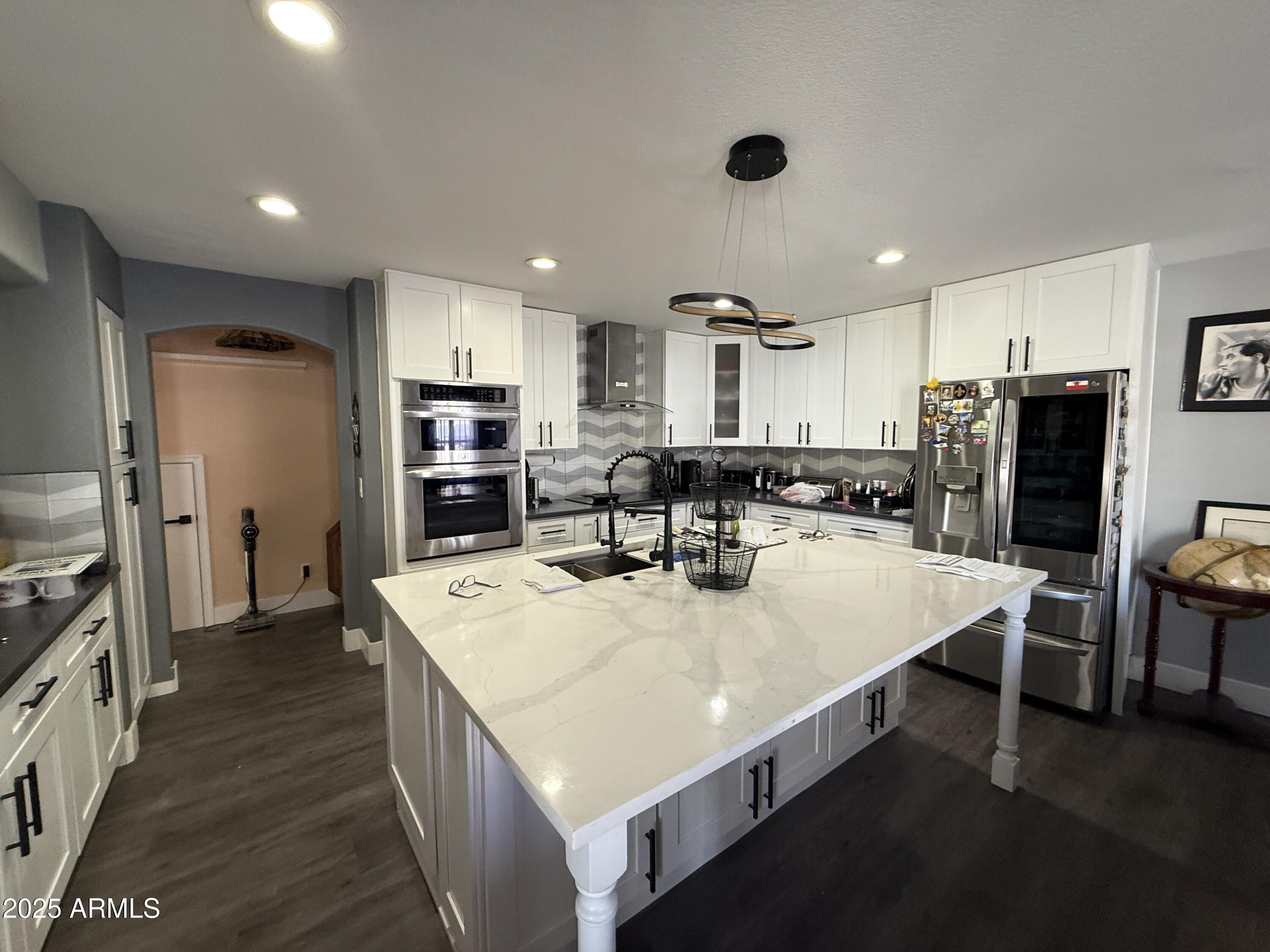 1112 W VILLA MARIA Drive