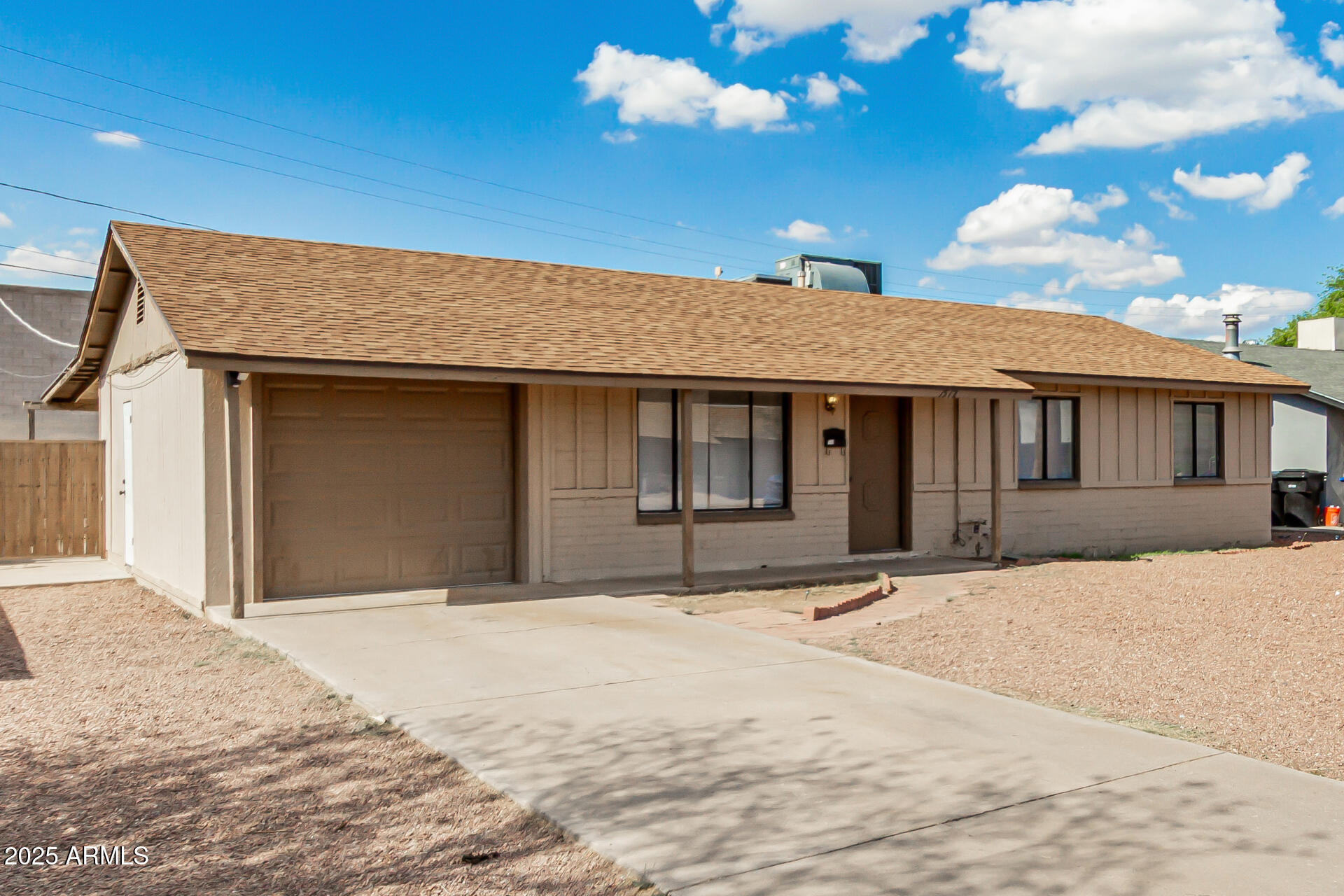 1512 W CRESCENT Avenue