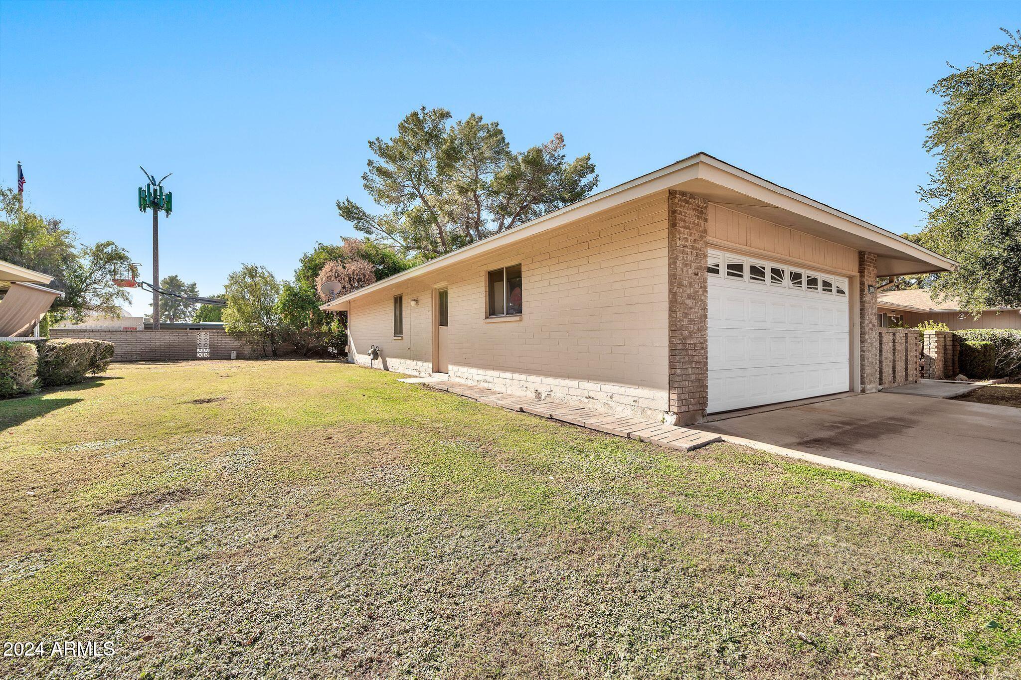 10205 W ROYAL OAK Road