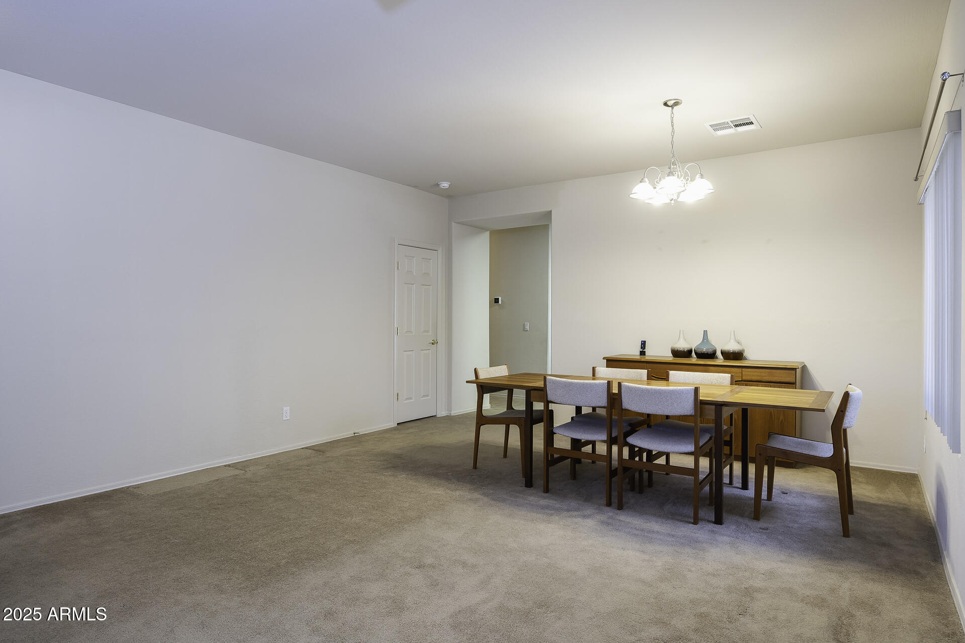 1442 E SADDLEBROOK Court