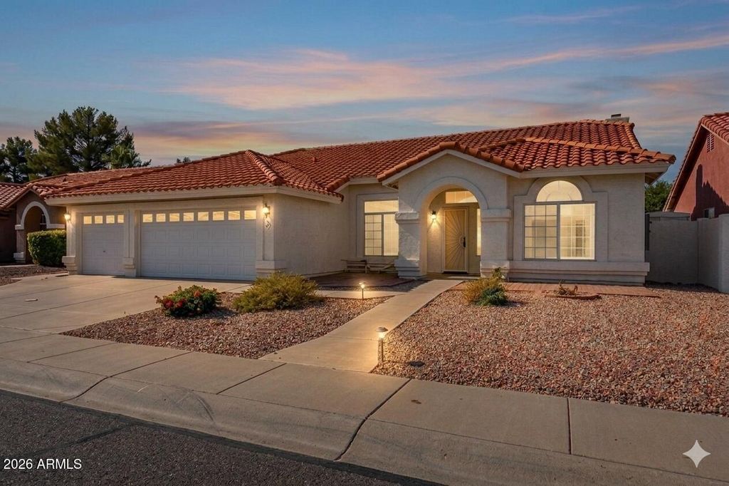 Photo of 1470 S Villas Court, Chandler, AZ 85286 (MLS # 6998346)