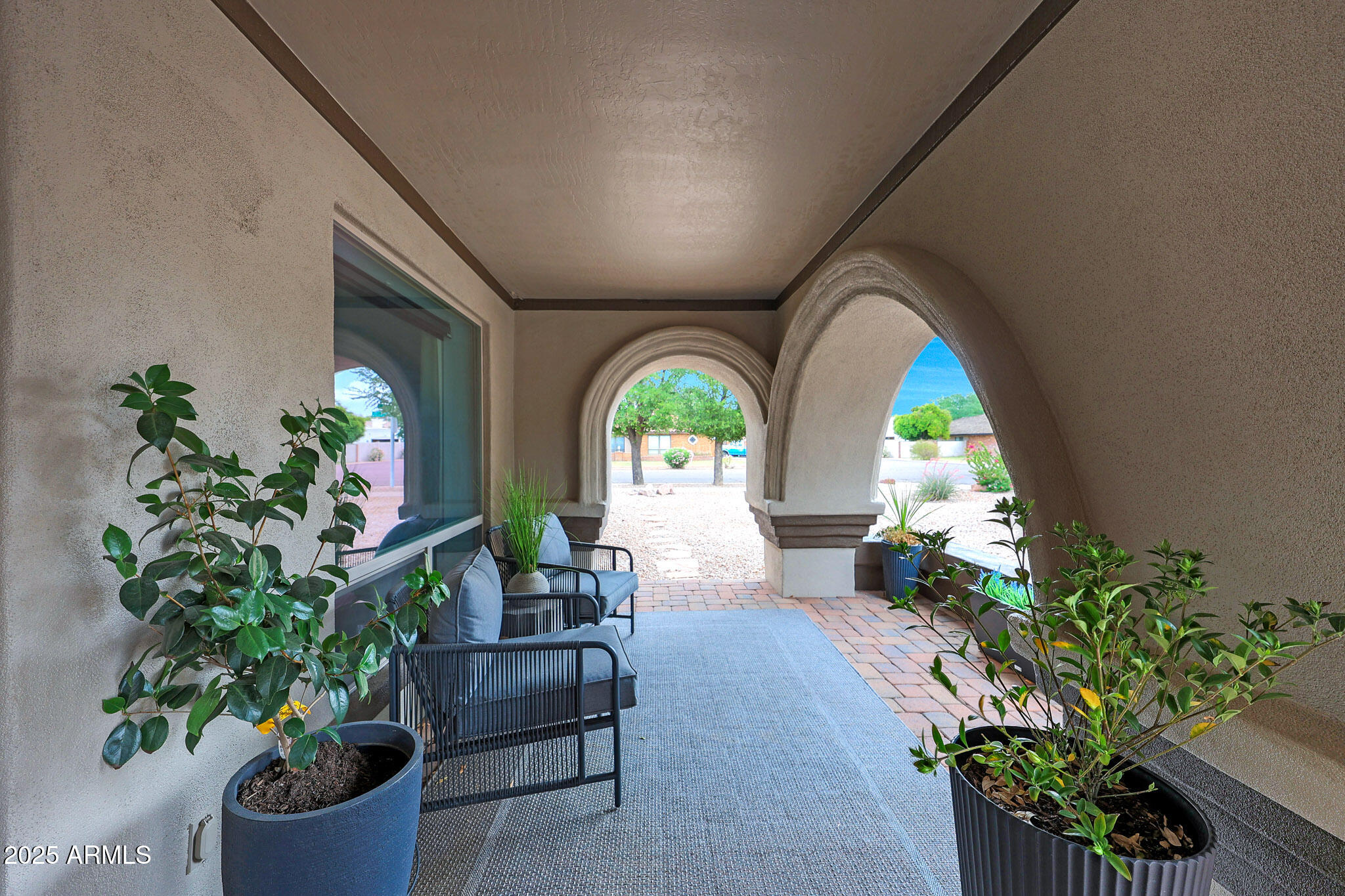 1444 E MYRNA Lane