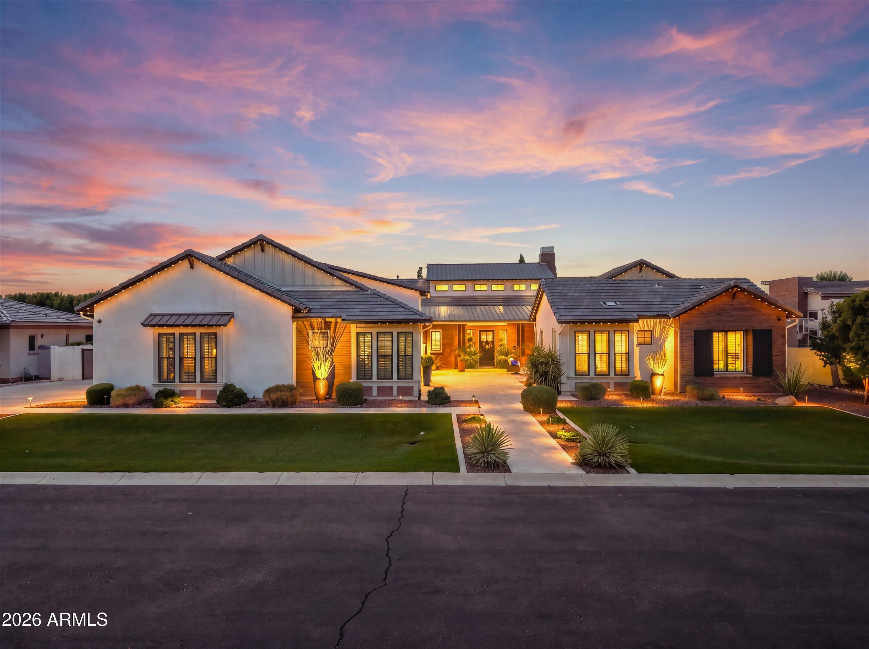 2656 E ORIOLE Drive