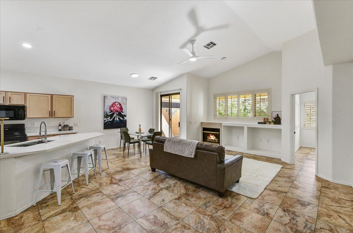 3247 E Maldonado Drive