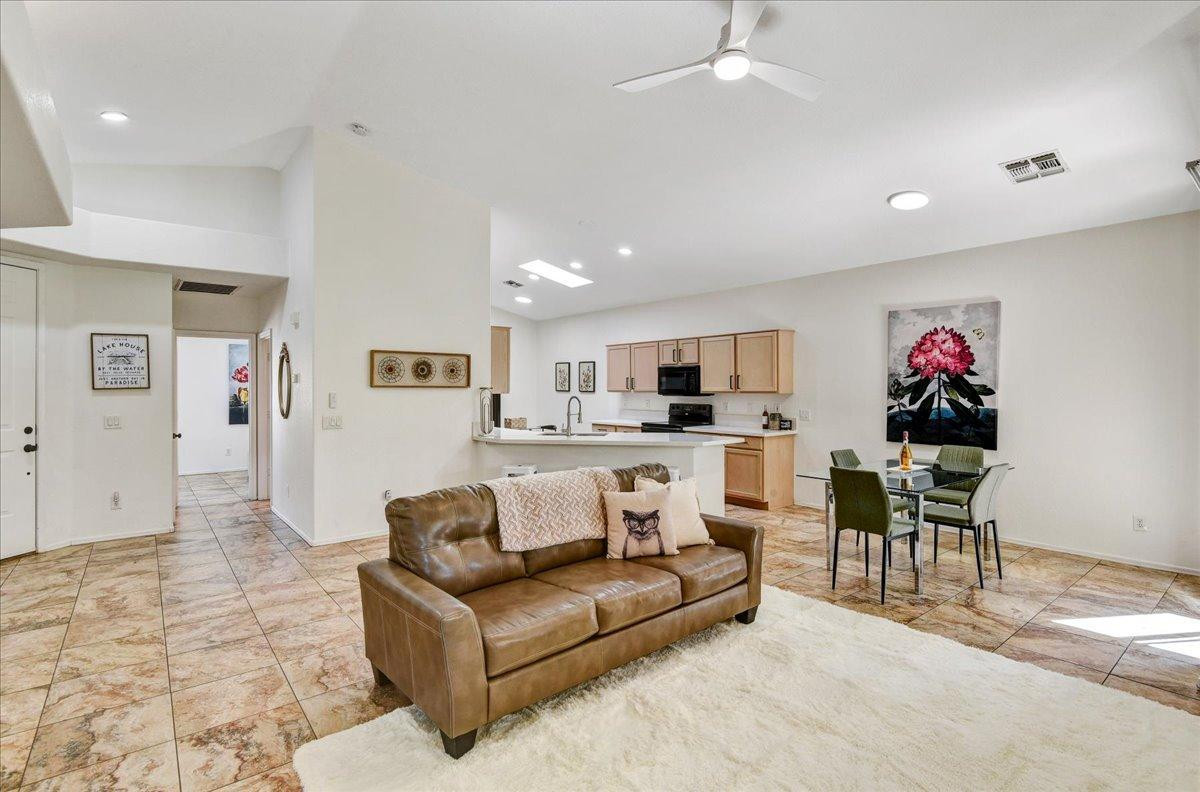 3247 E Maldonado Drive