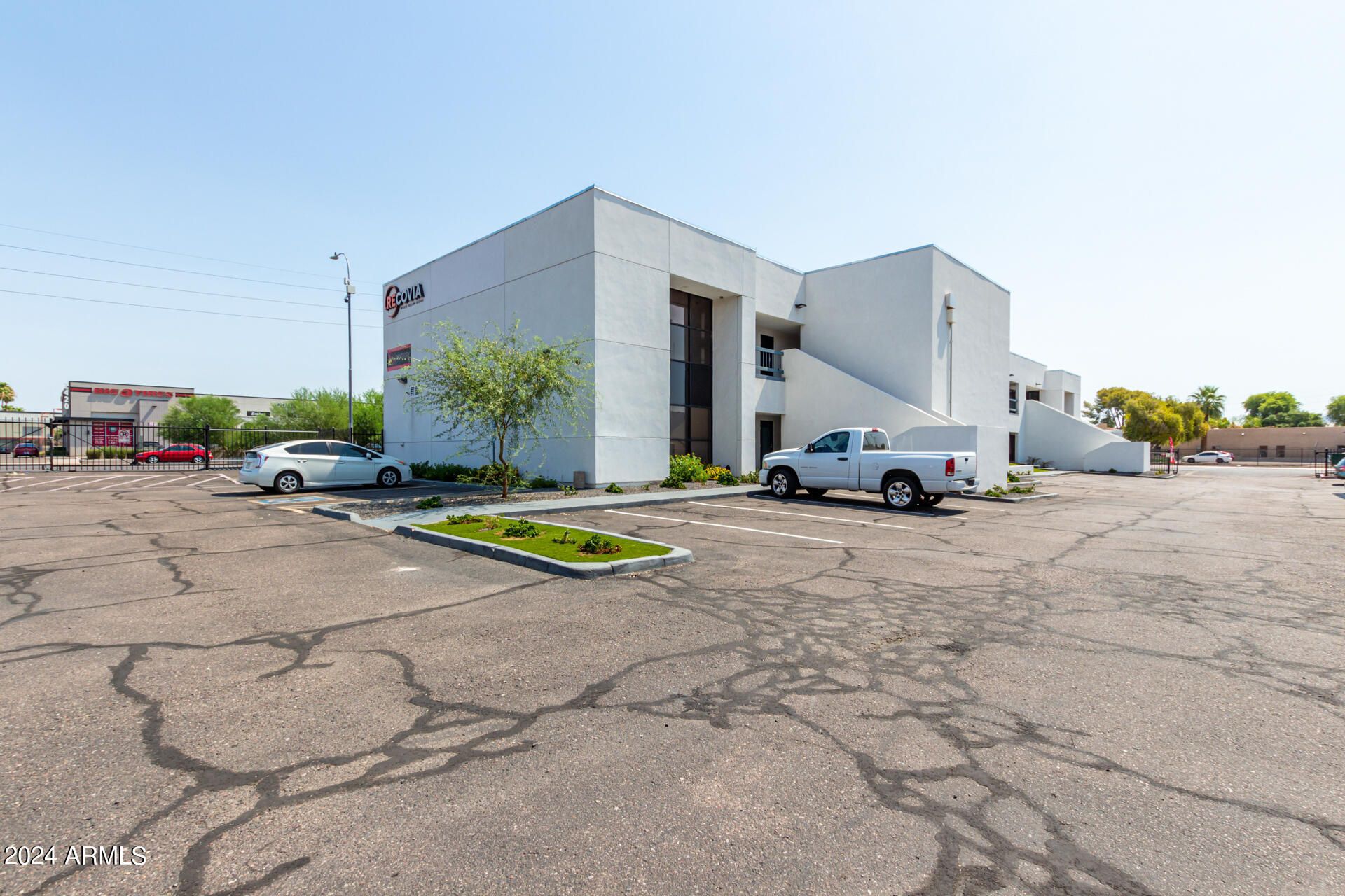 2411 W NORTHERN Avenue