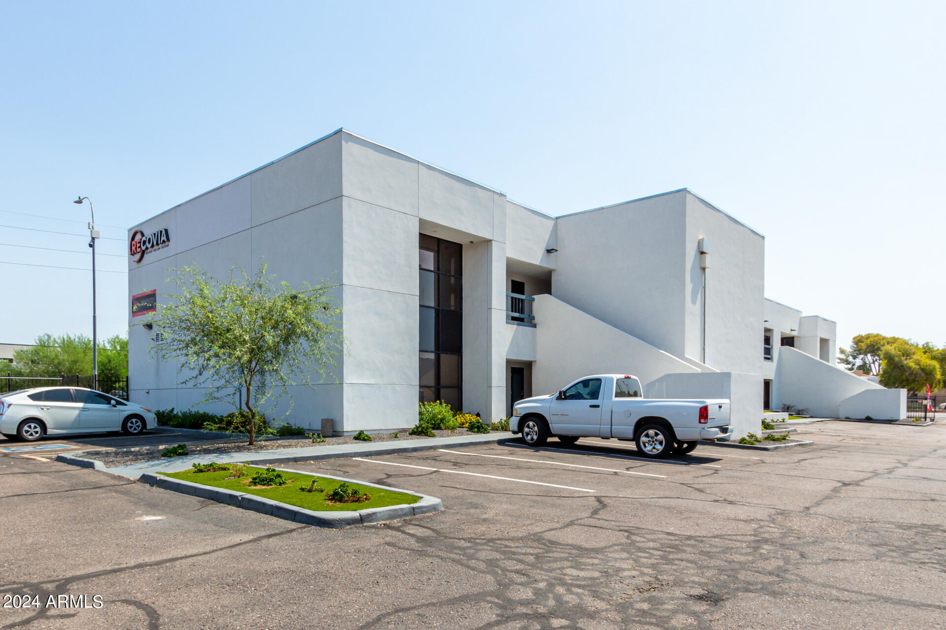 2411 W NORTHERN Avenue