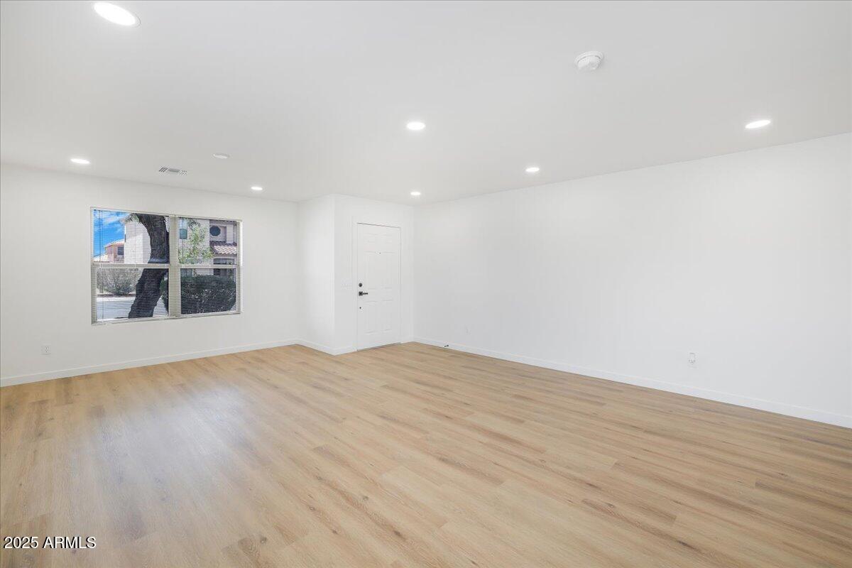 9428 W HIGHLAND Avenue