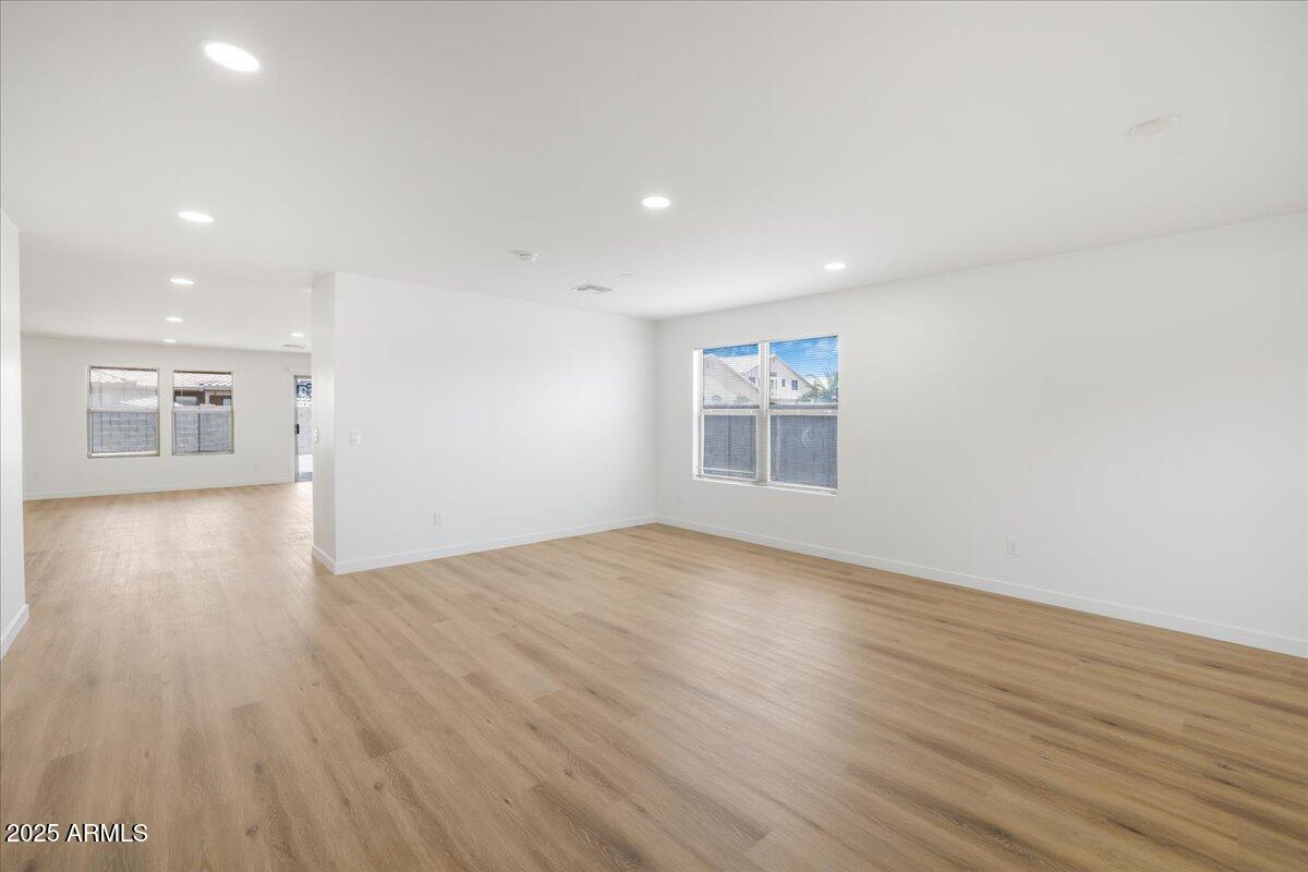 9428 W HIGHLAND Avenue