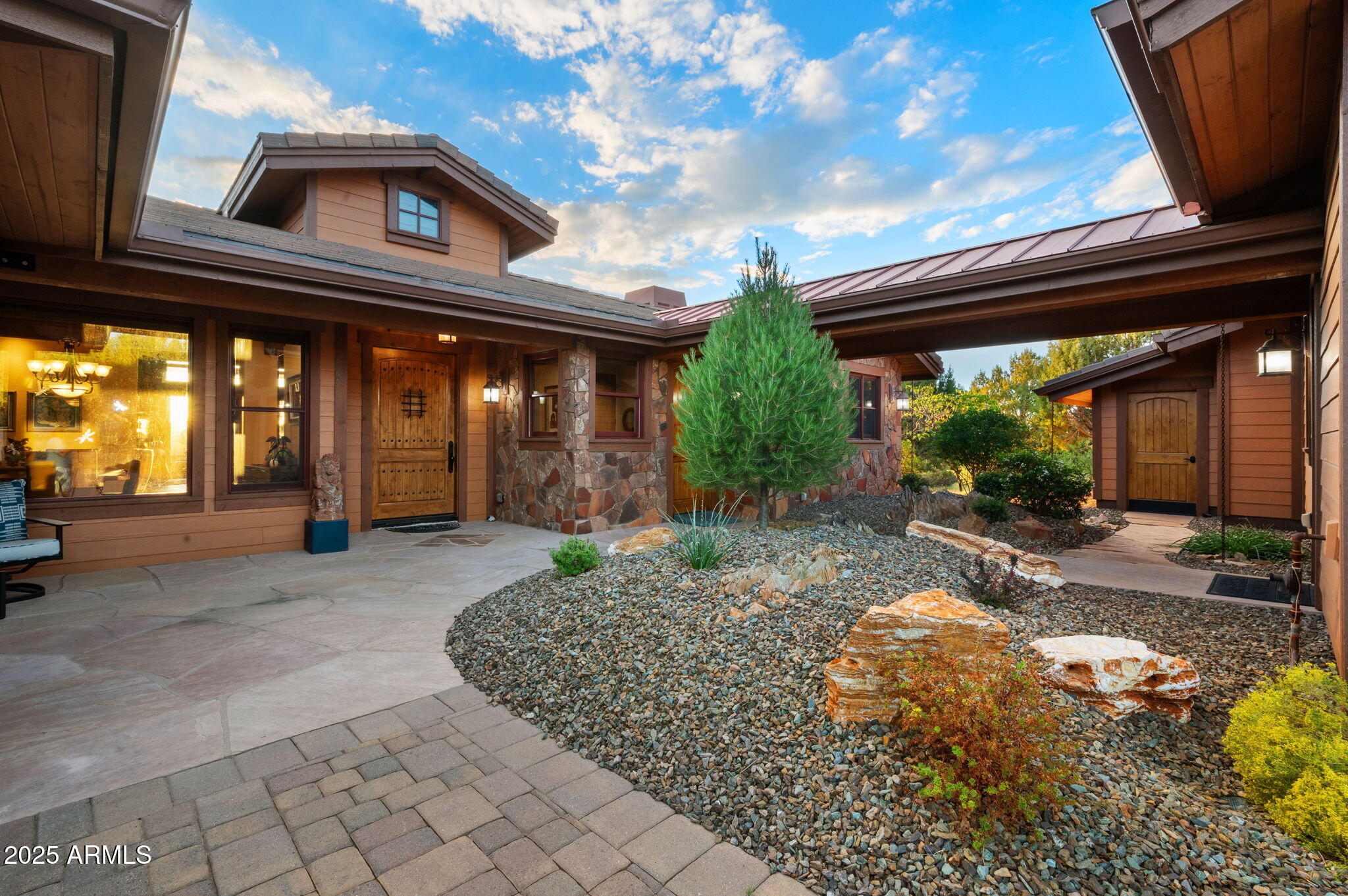 14235 N THREE SISTERS Drive