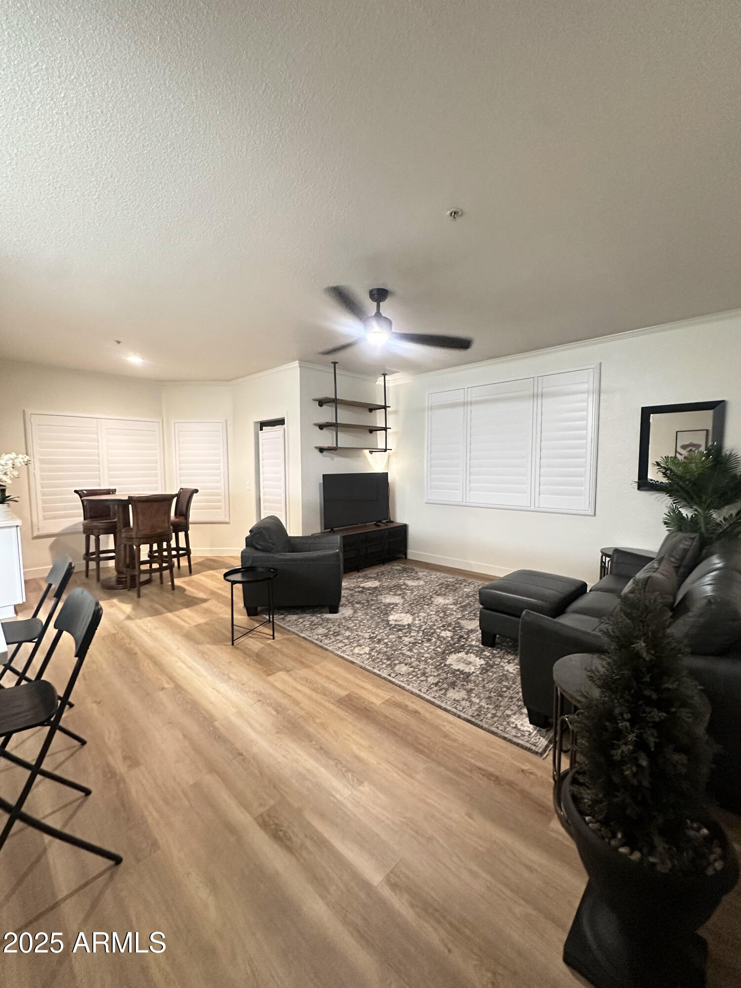 5345 E VAN BUREN Street 216