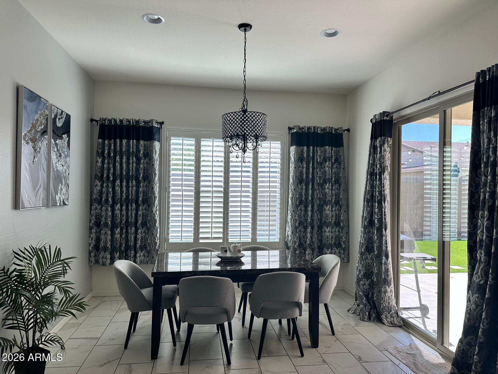 1083 E HOLLAND PARK Drive