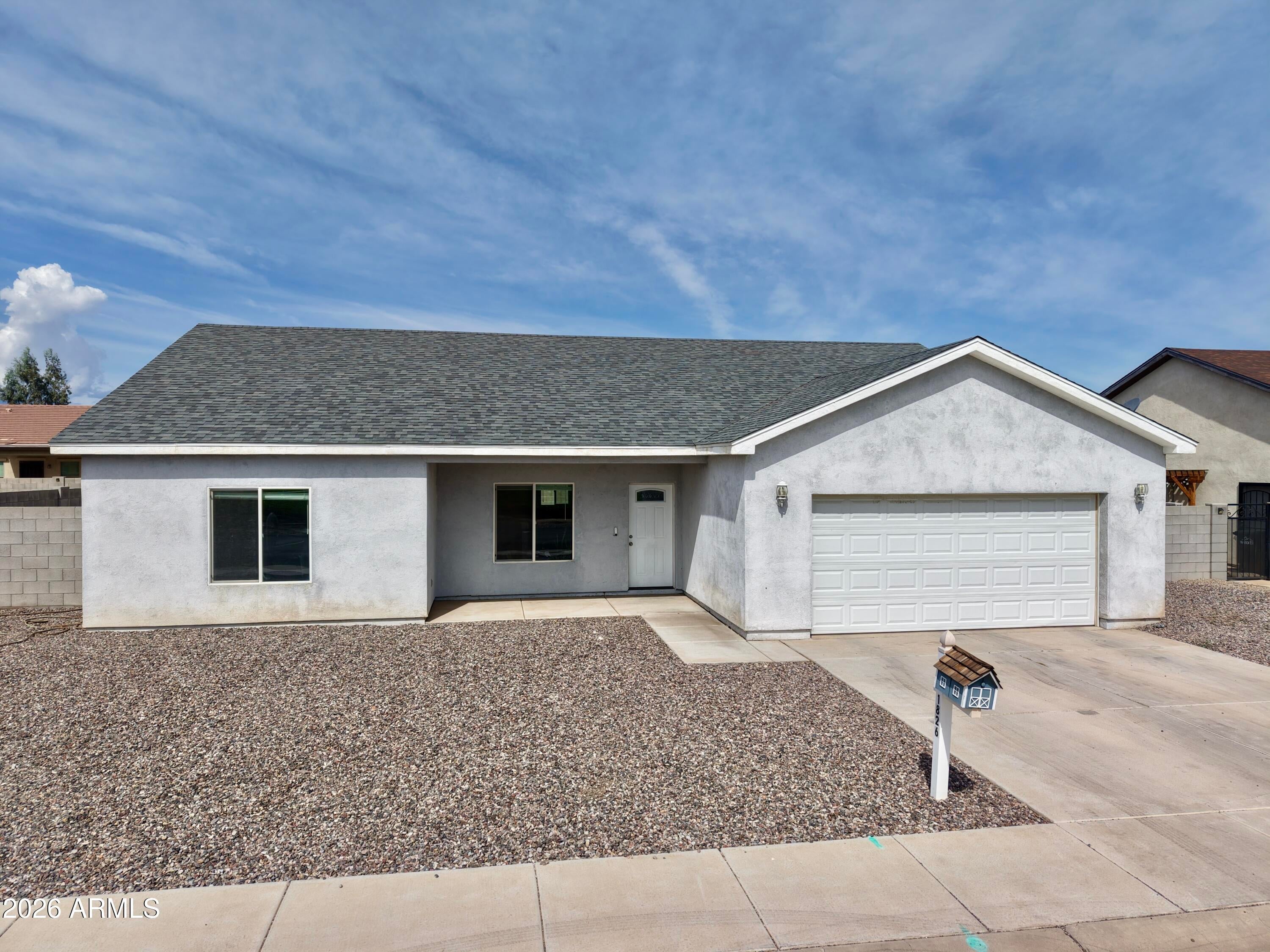 1826 N PORTER Lane