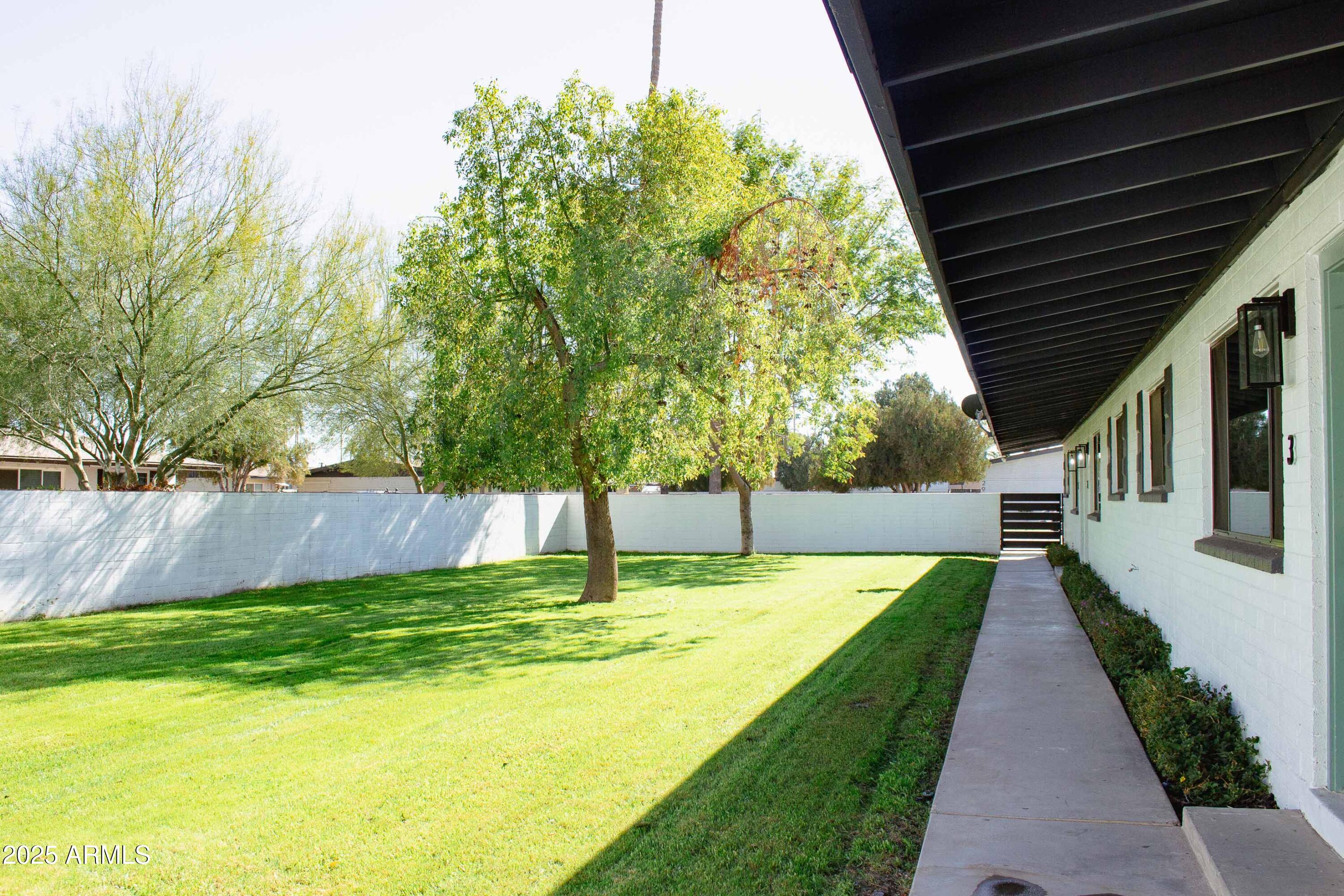 6628 E AVALON Drive