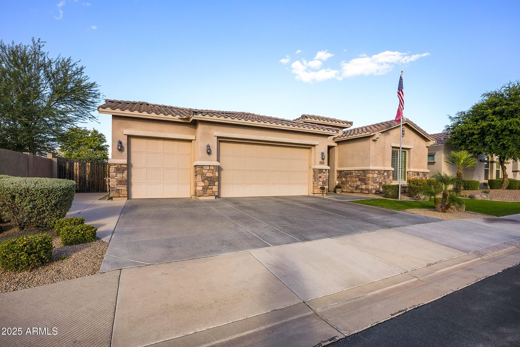 Photo of 6679 S Jacqueline Way, Gilbert, AZ 85298 (MLS # 6913994)