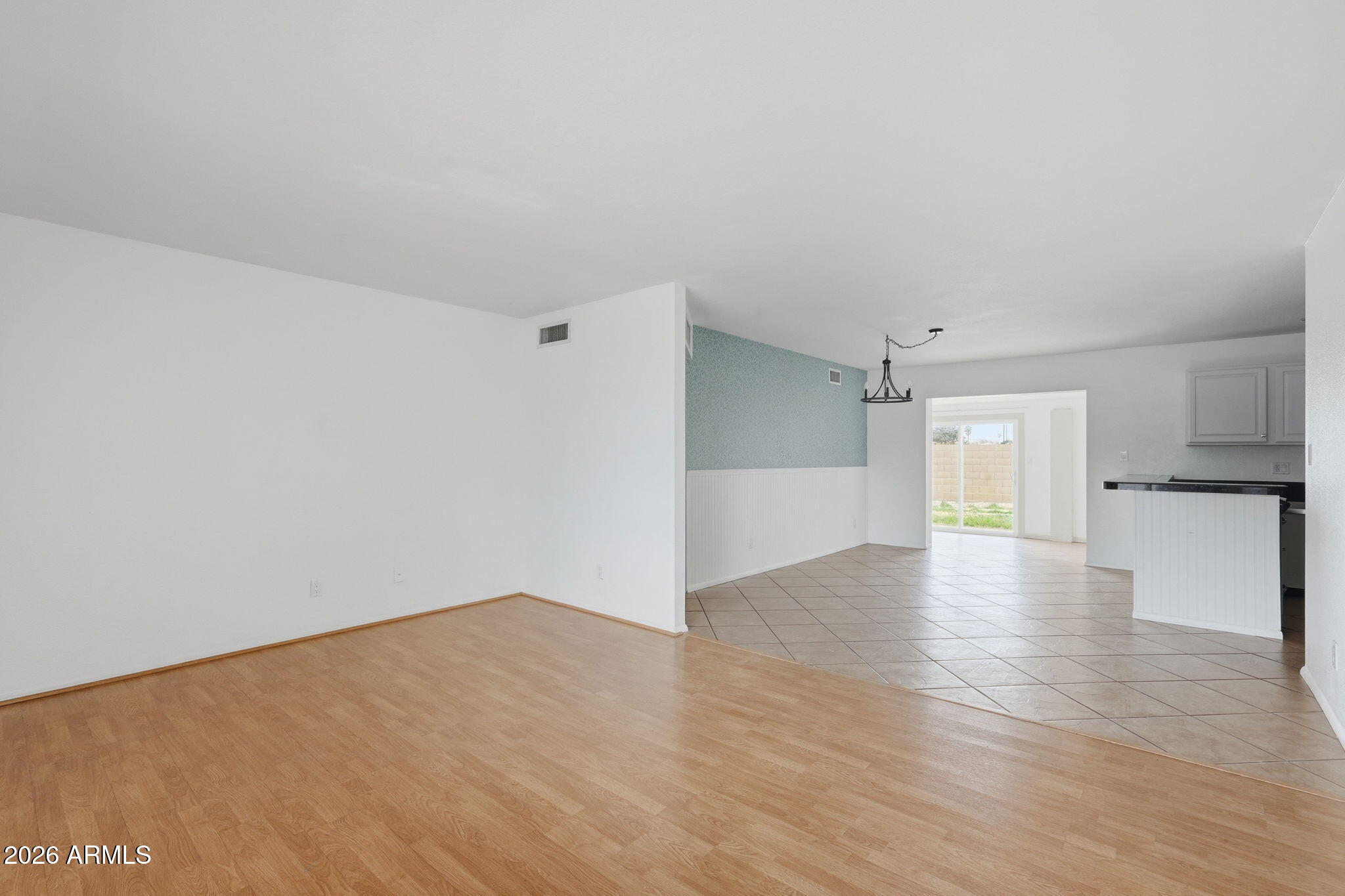 222 W IVYGLEN Street