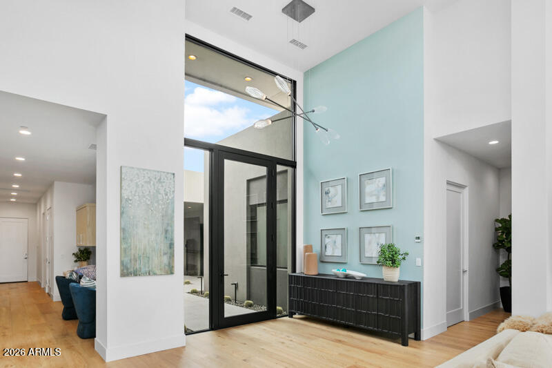 37200 N CAVE CREEK Road 1019