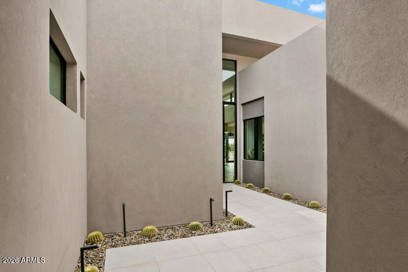 37200 N CAVE CREEK Road 1019