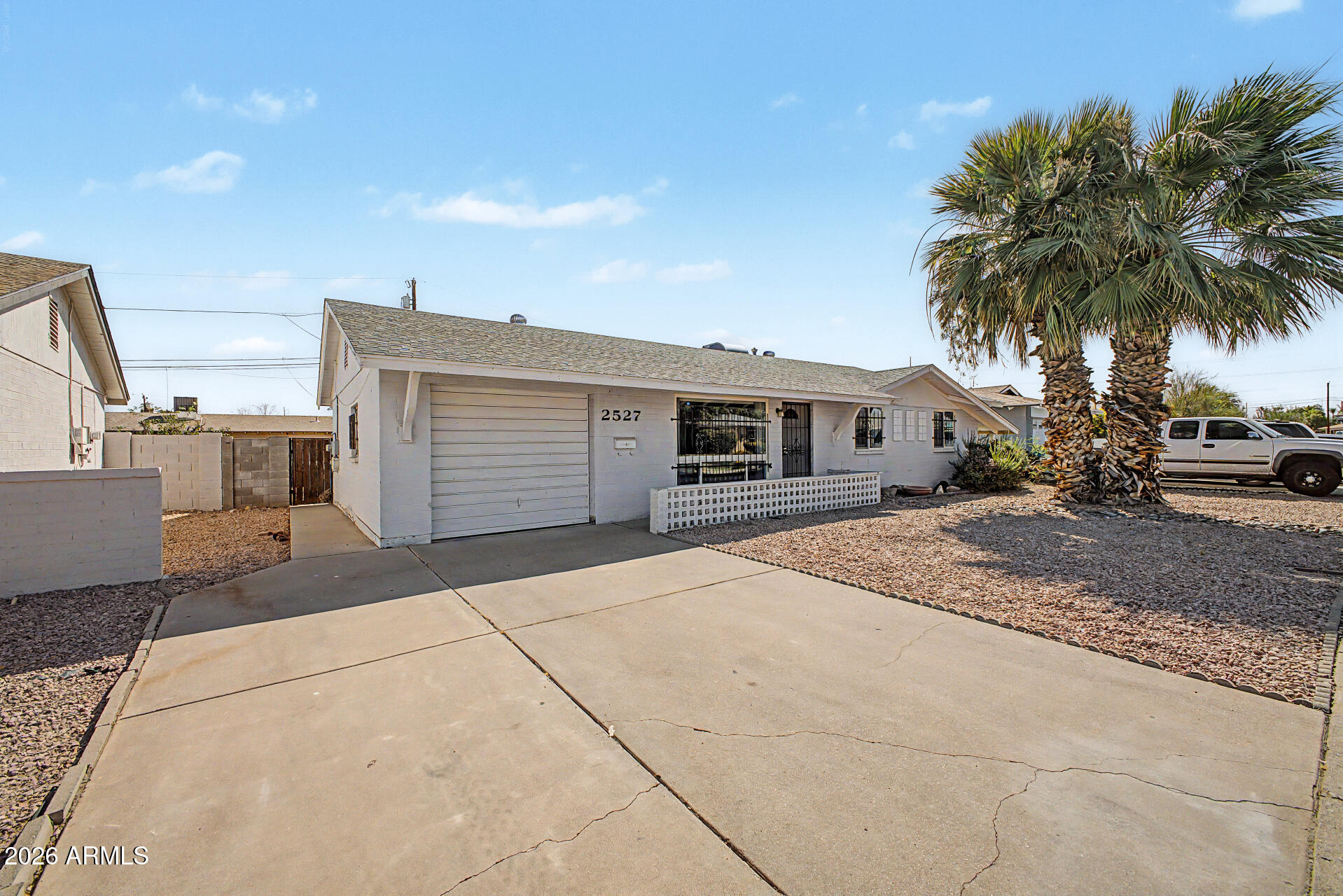 2527 W LARKSPUR Drive