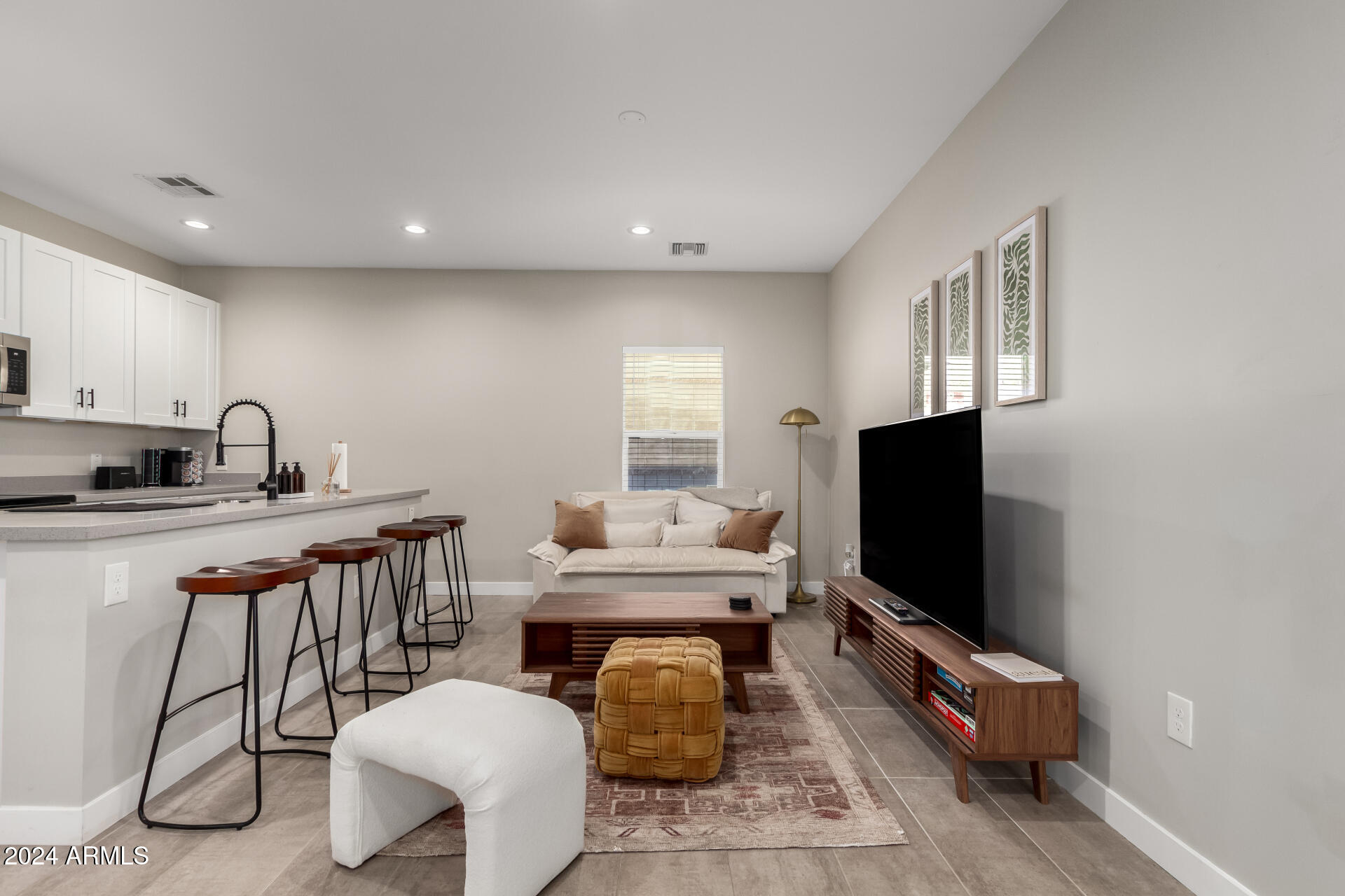 1908 W LAWRENCE Road 2