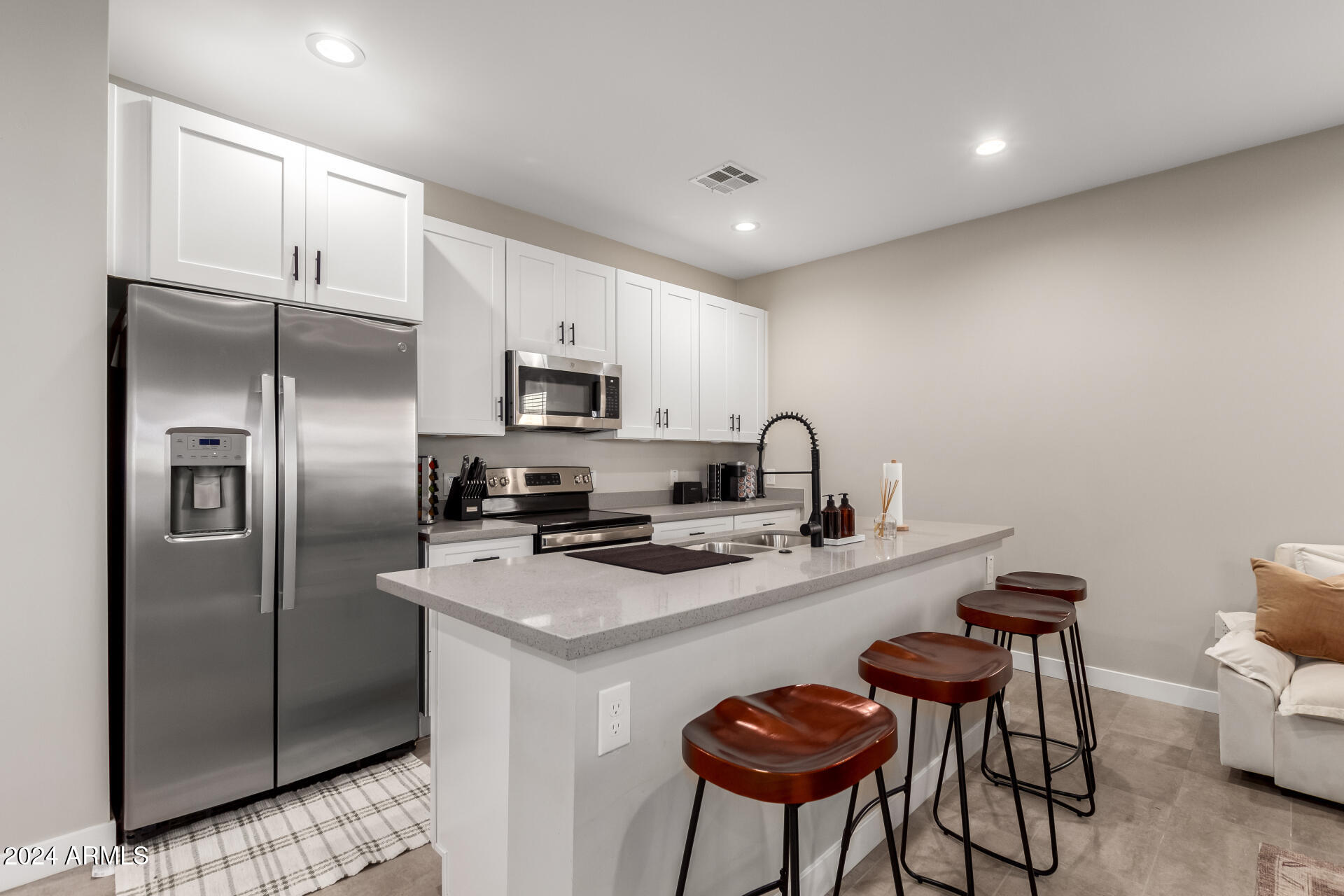 1908 W LAWRENCE Road 2