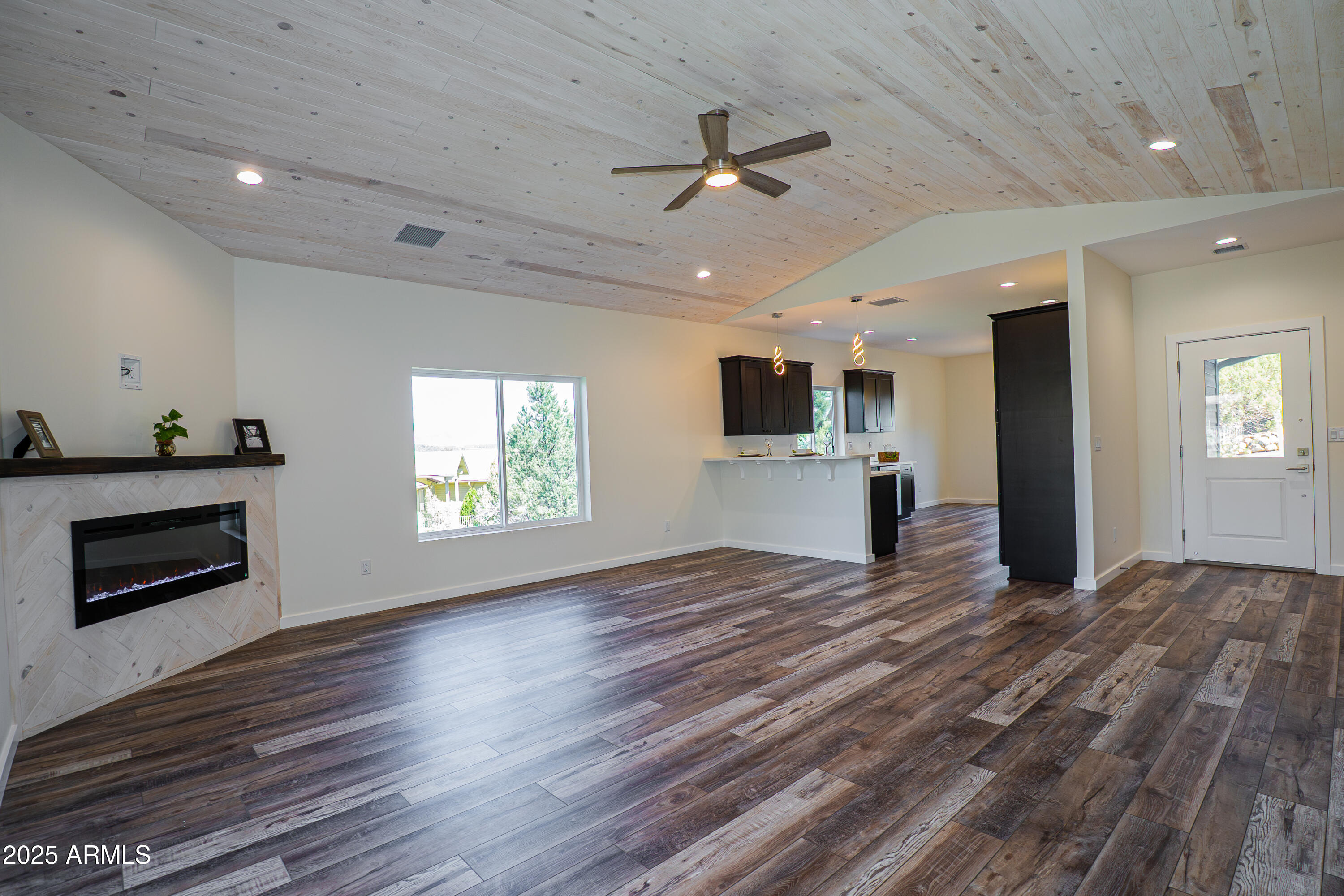 1106 S SEQUOIA Circle