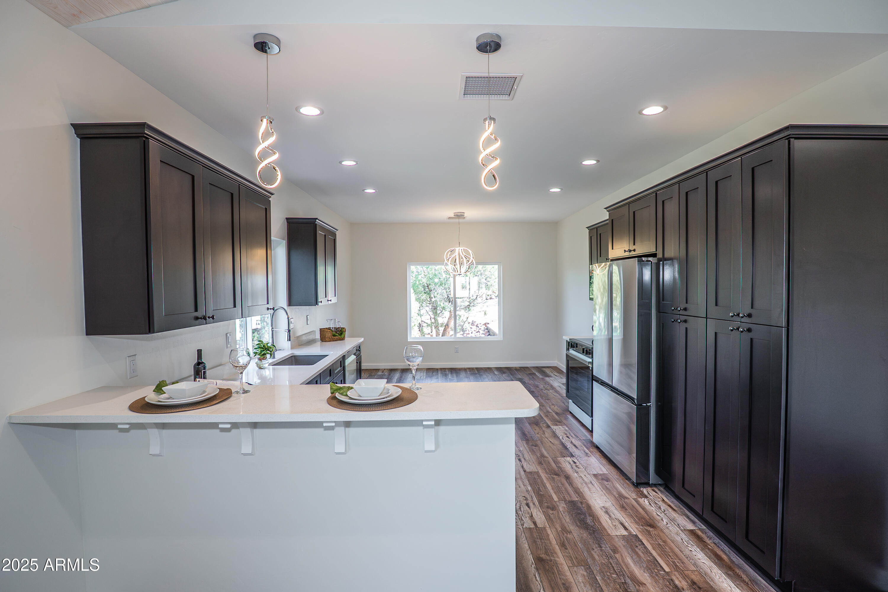 1106 S SEQUOIA Circle