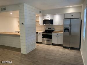6114 N 79TH Street