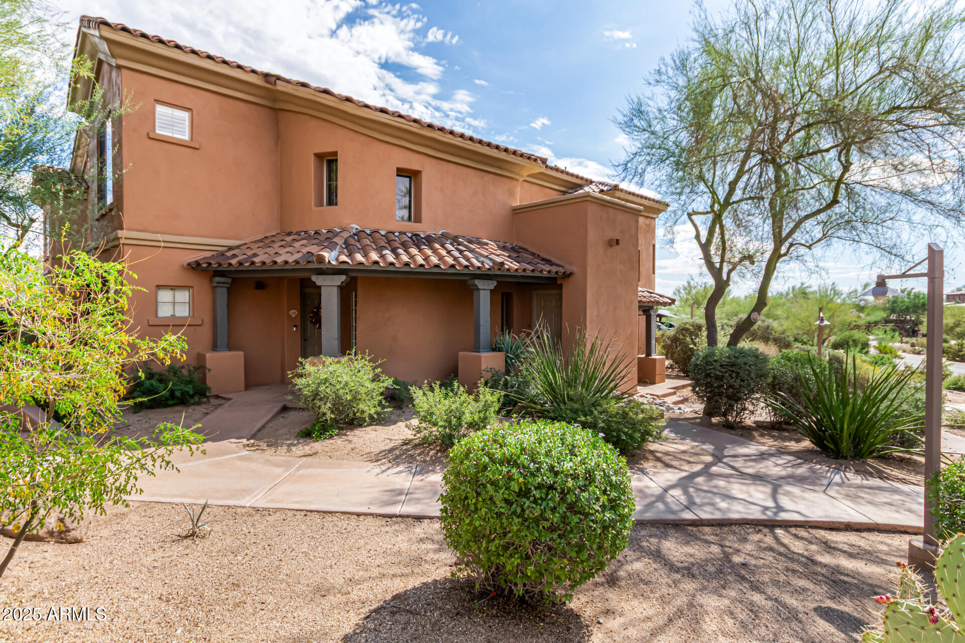 20801 N 90TH Place 272