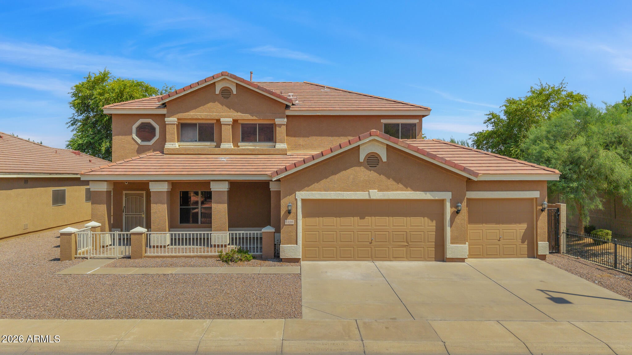 1226 E GWEN Street
