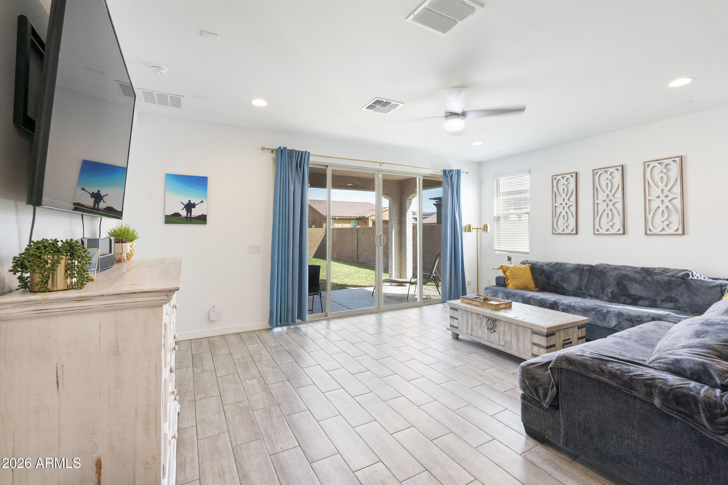 9512 W TURNEY Avenue