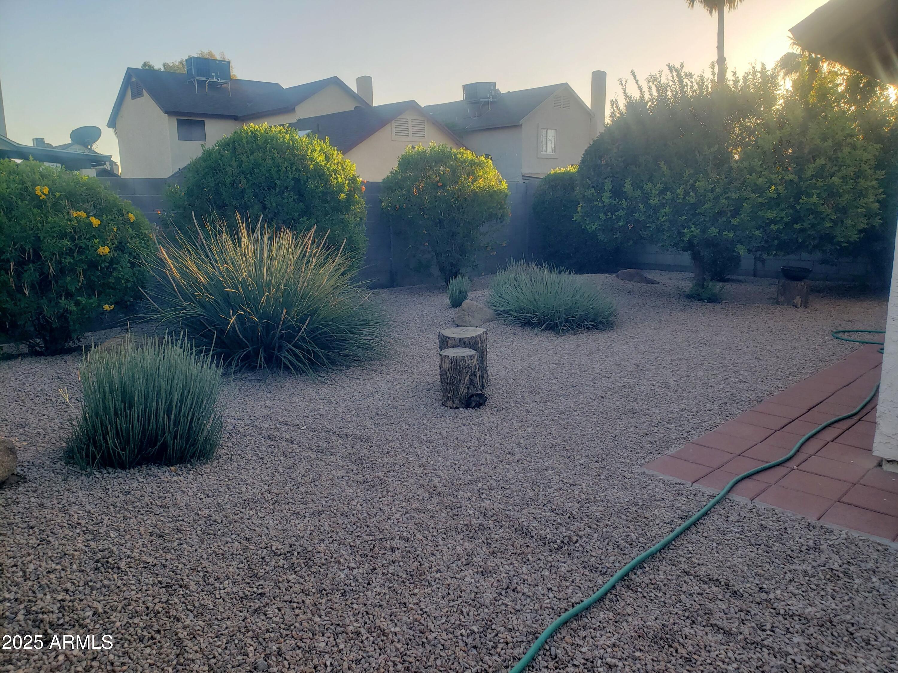 1625 E JEROME Avenue