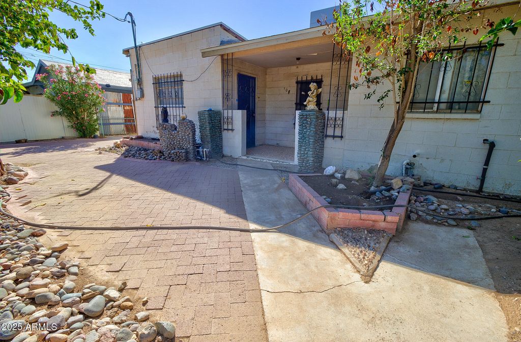 Photo of 107 W 1st Street, Eloy, AZ 85131 (MLS # 6929759)