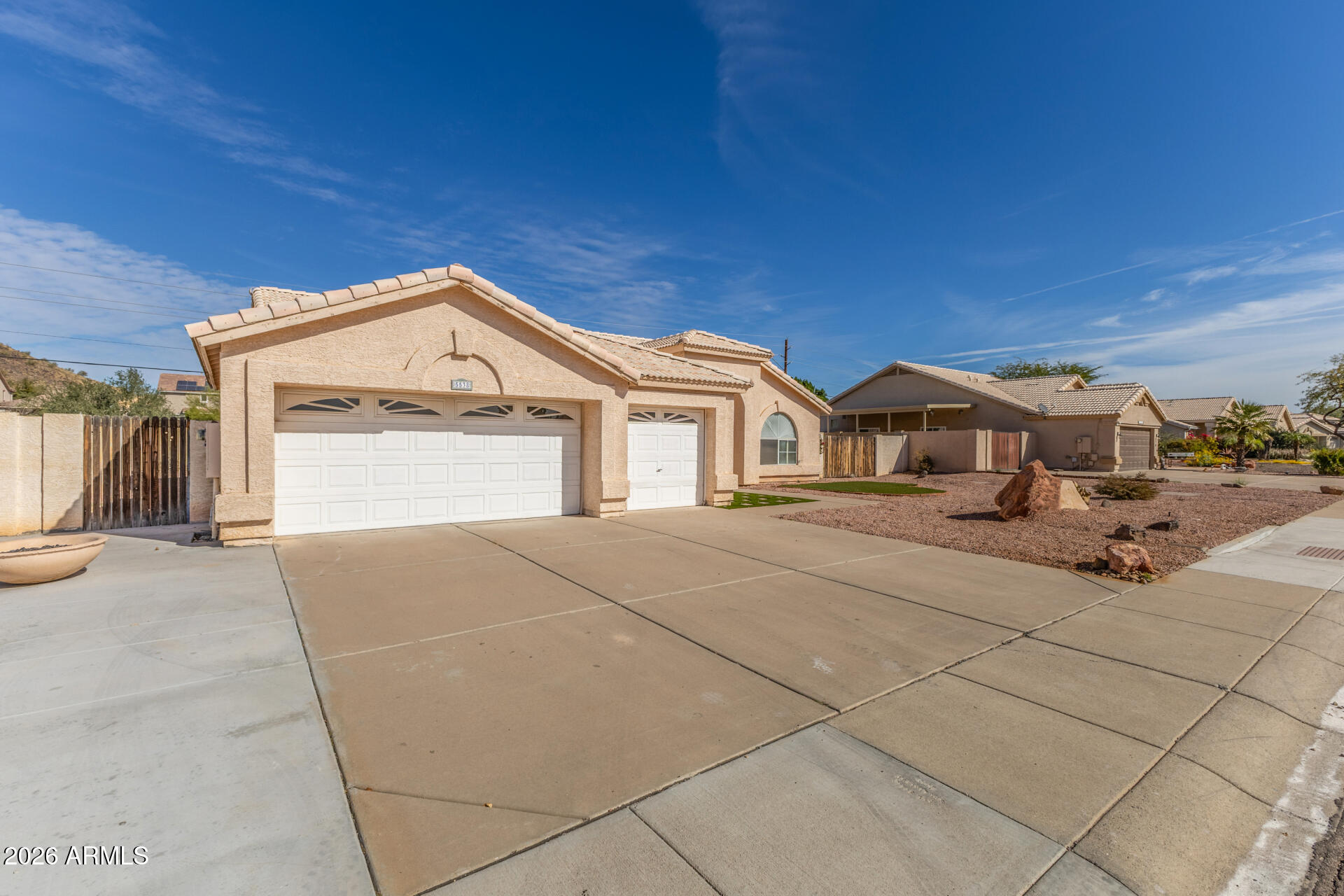 5538 W Fallen Leaf Lane